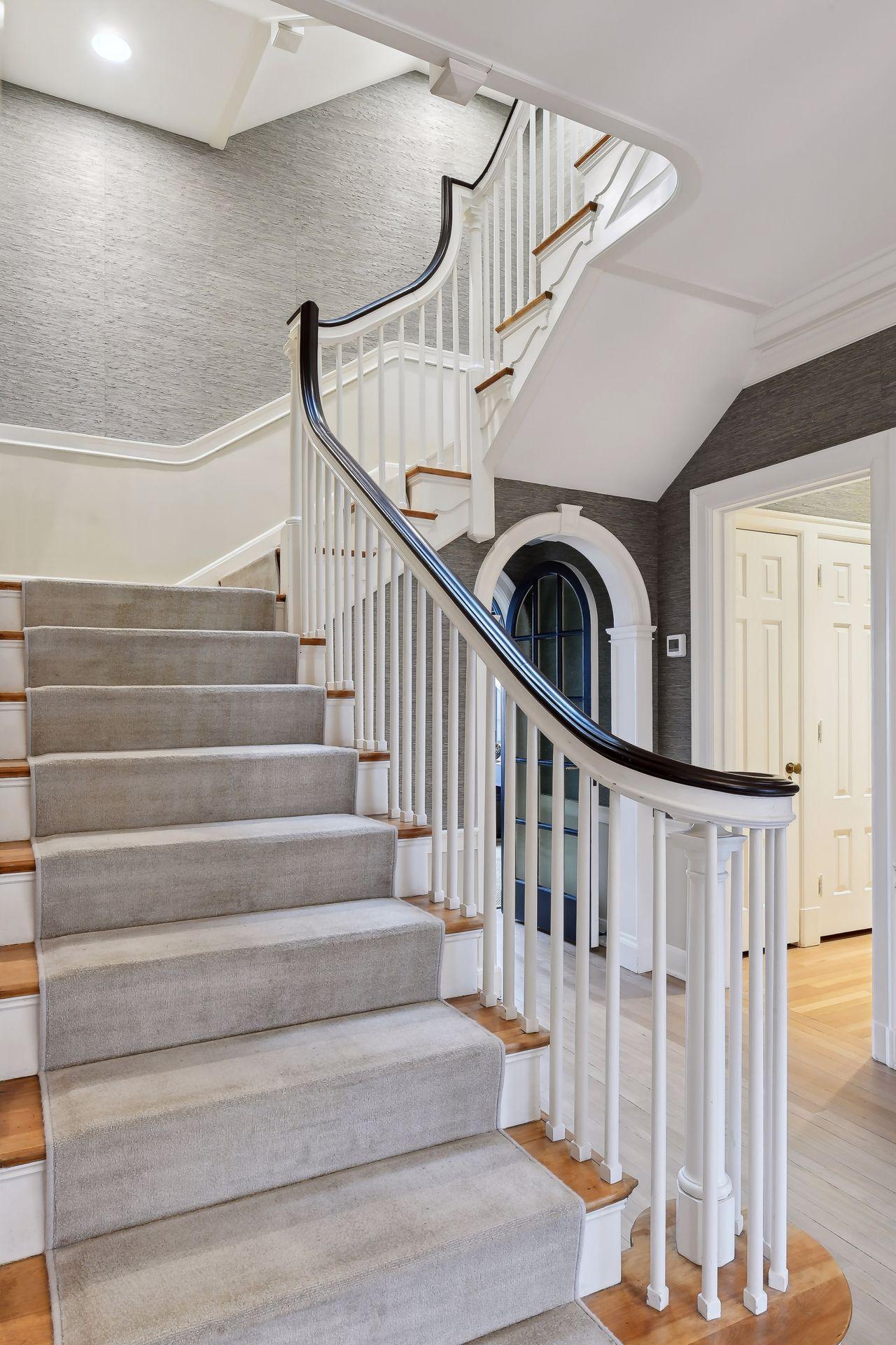 1418 Mount Curve Avenue