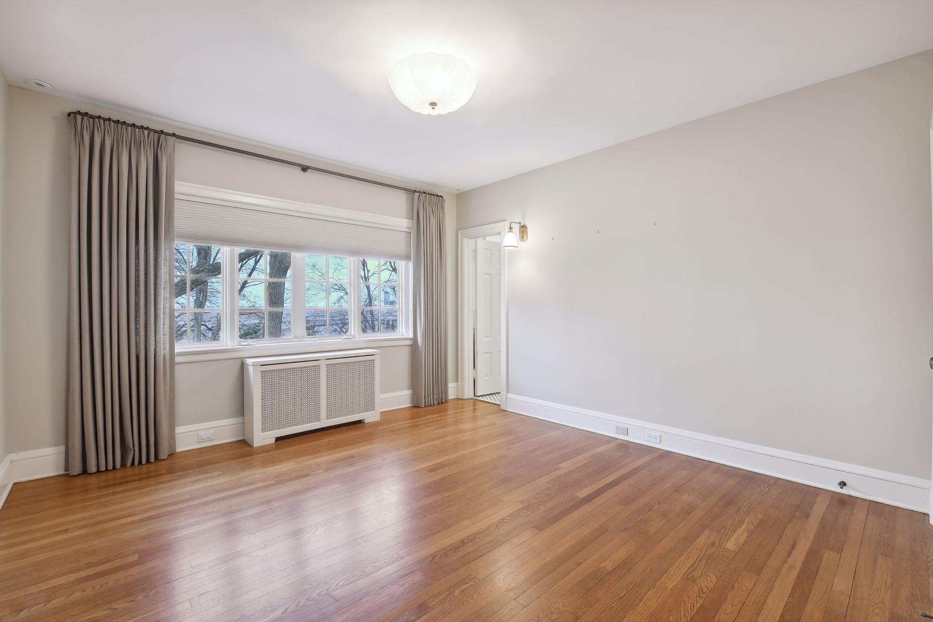 1418 Mount Curve Avenue