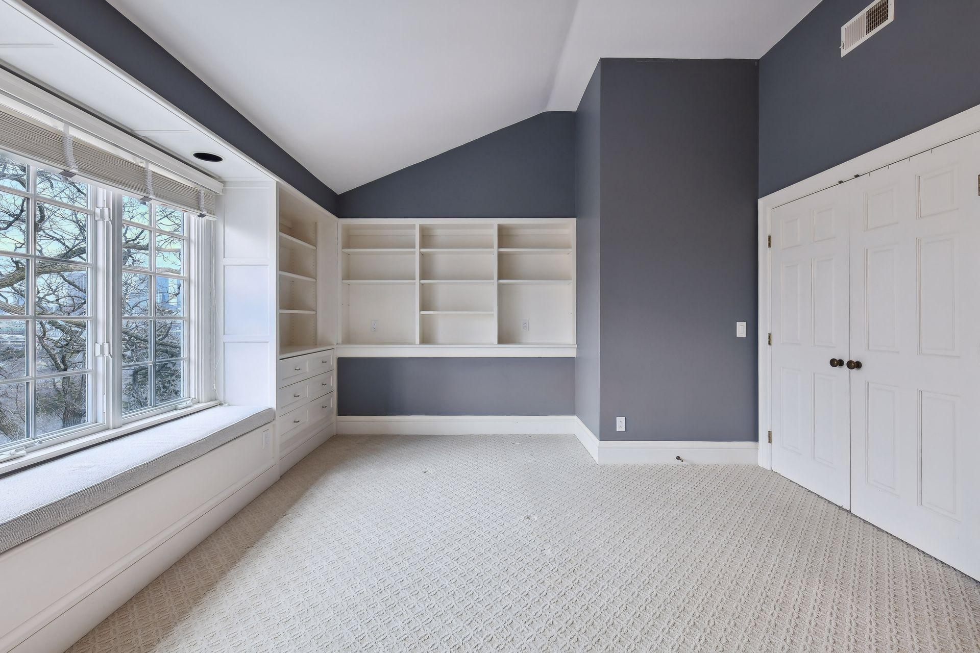 1418 Mount Curve Avenue