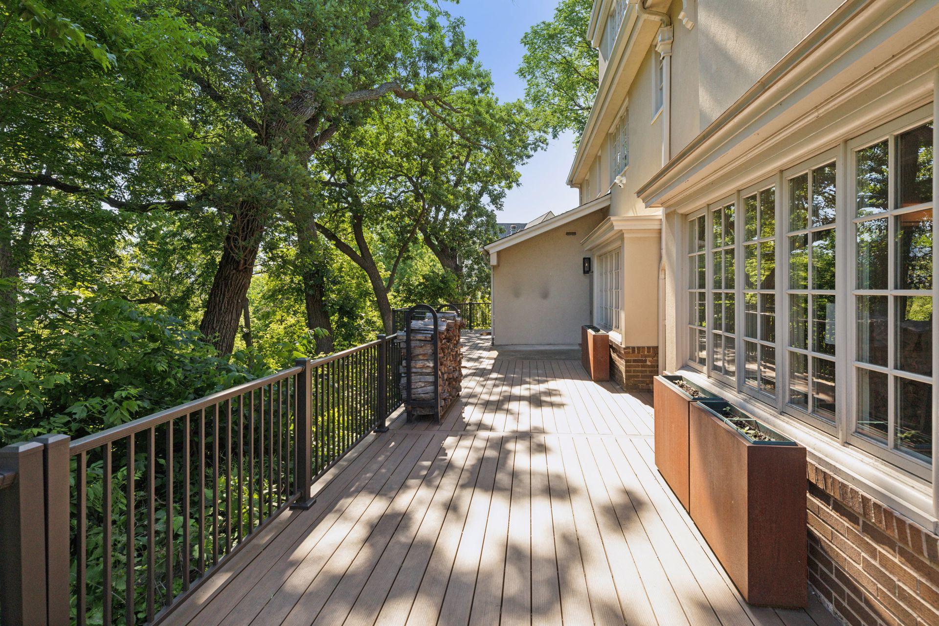 1418 Mount Curve Avenue