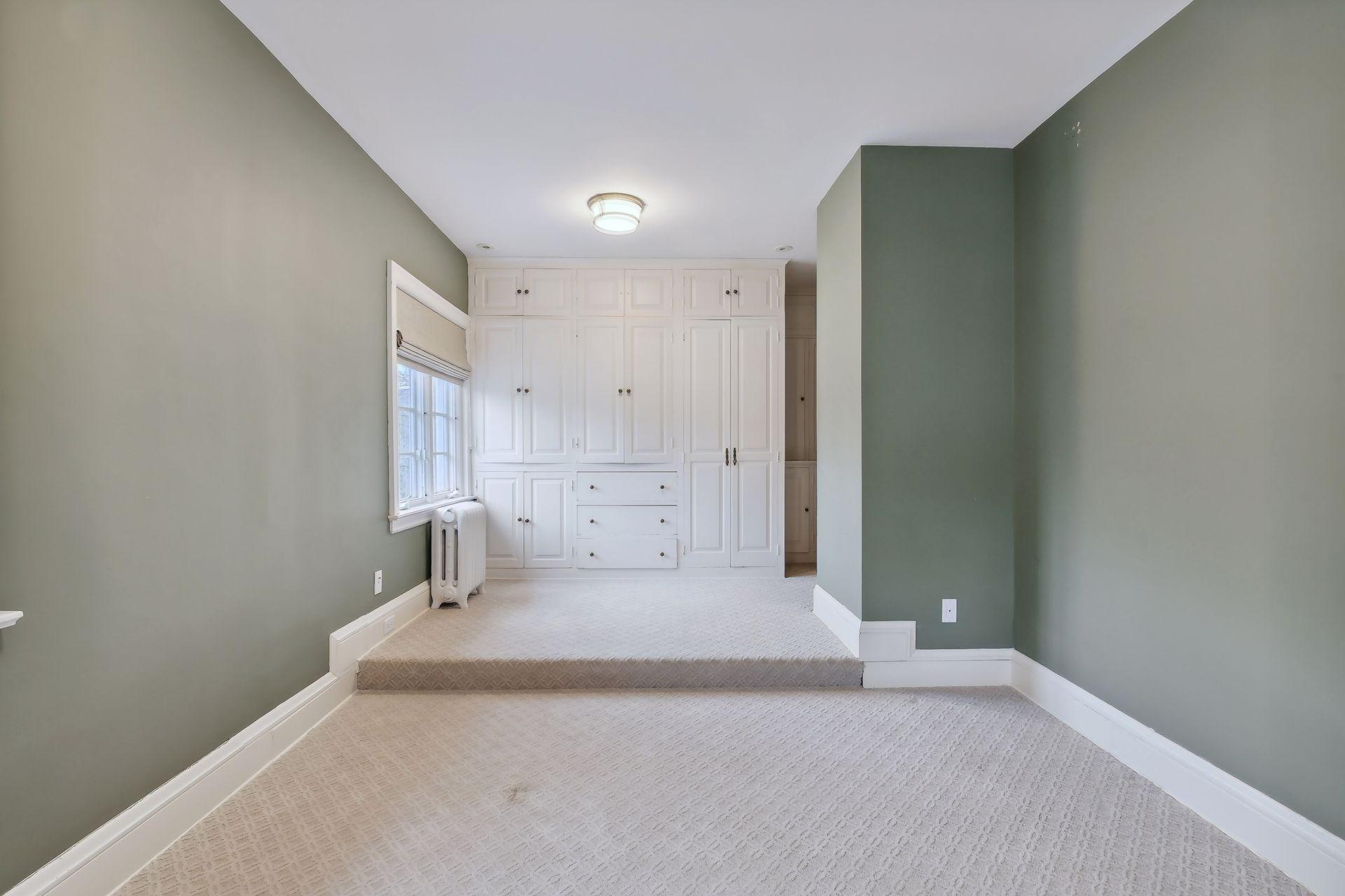 1418 Mount Curve Avenue