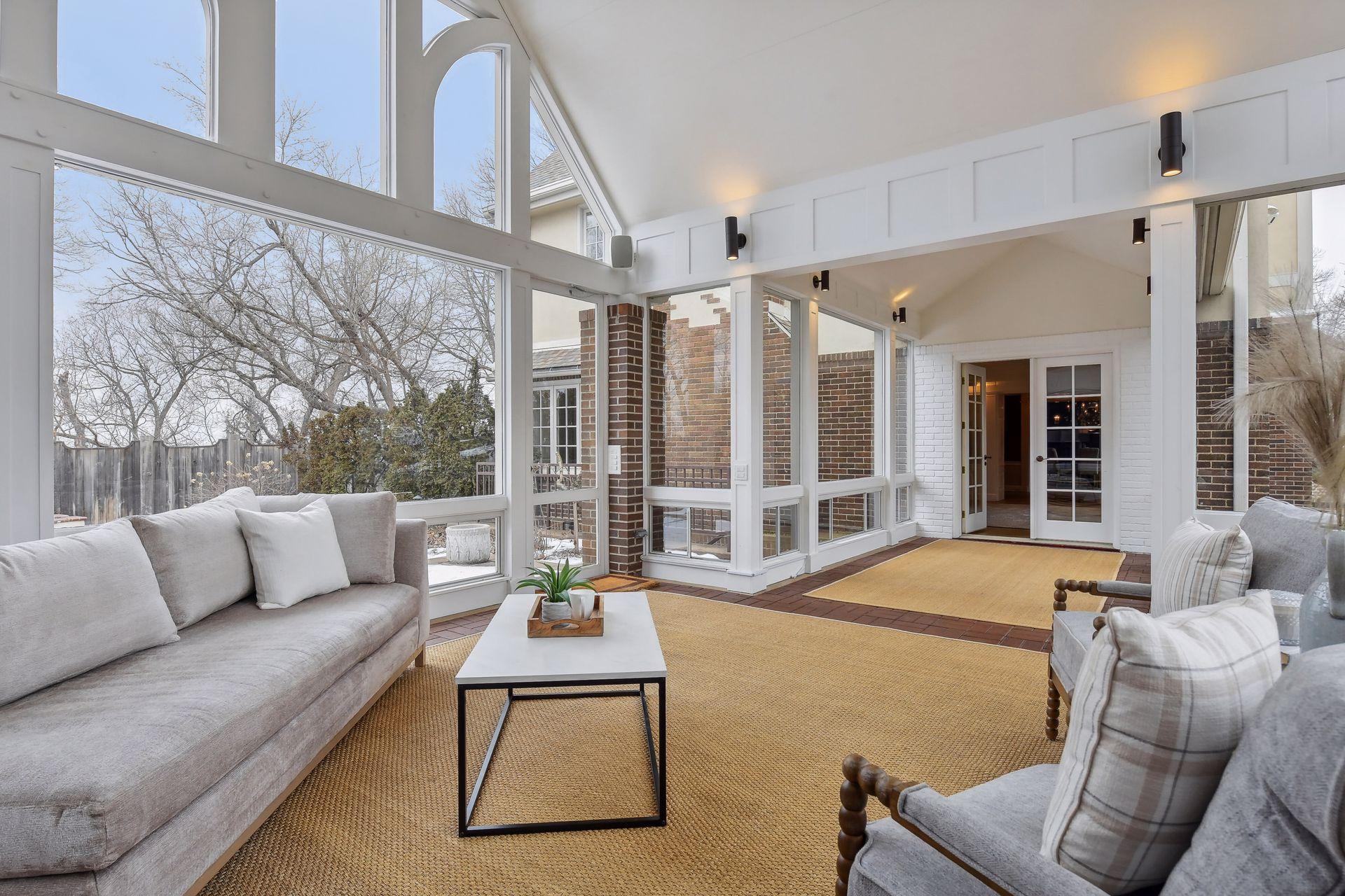 1418 Mount Curve Avenue