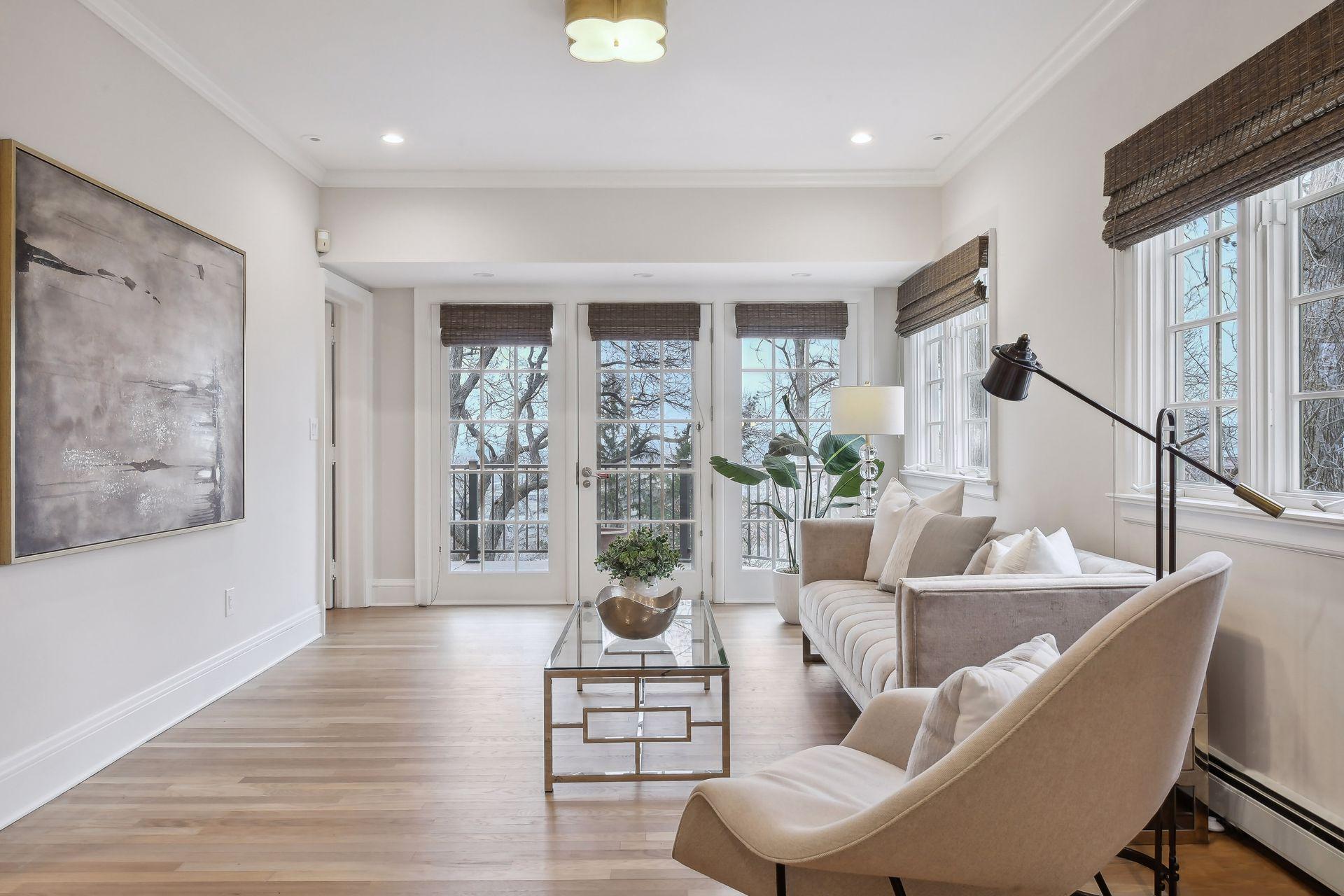 1418 Mount Curve Avenue