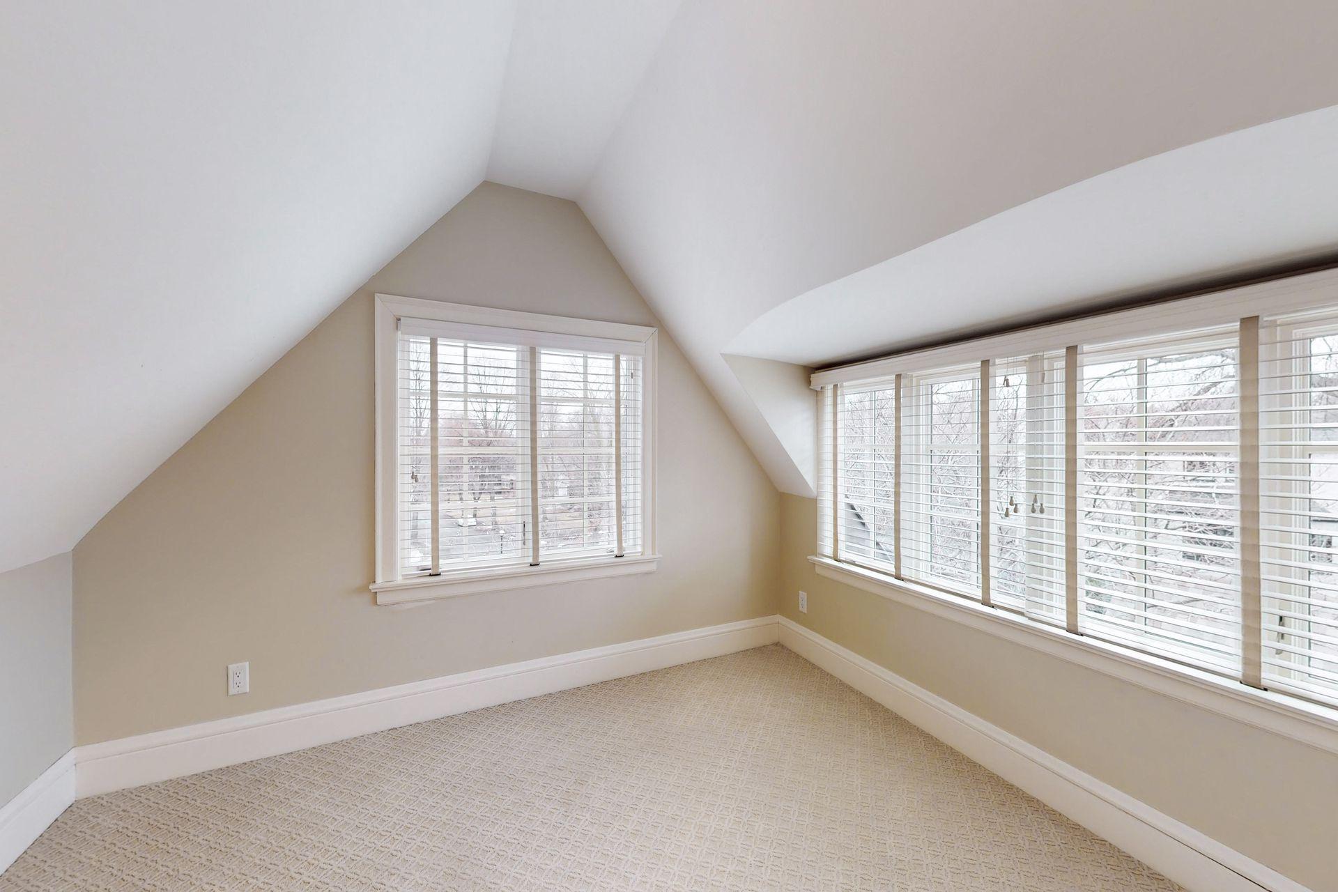 1418 Mount Curve Avenue