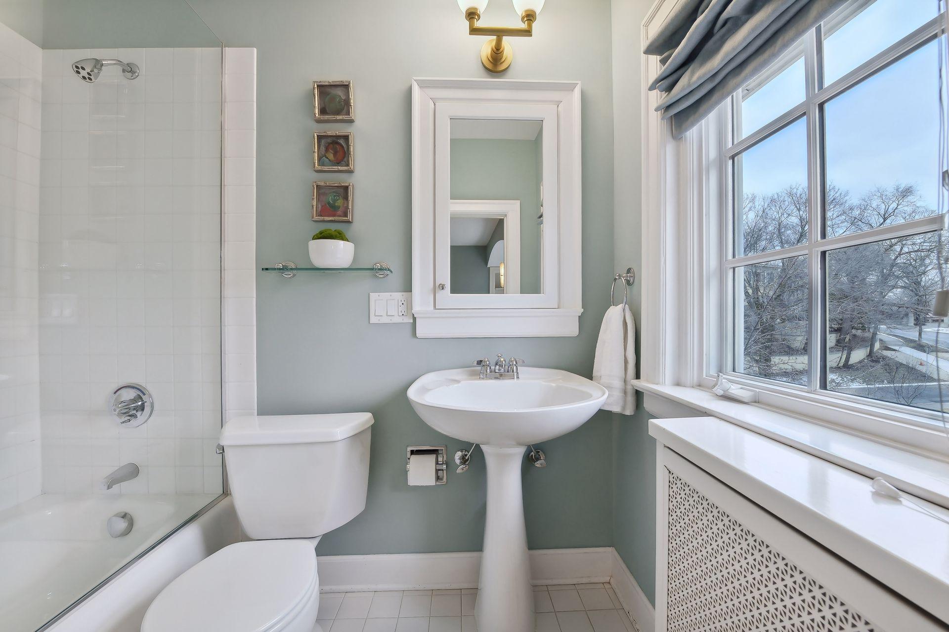 1418 Mount Curve Avenue