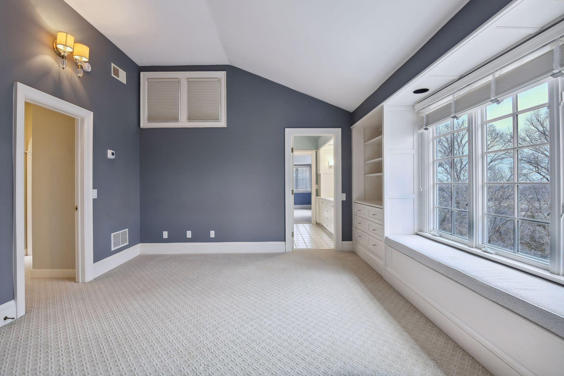 1418 Mount Curve Avenue