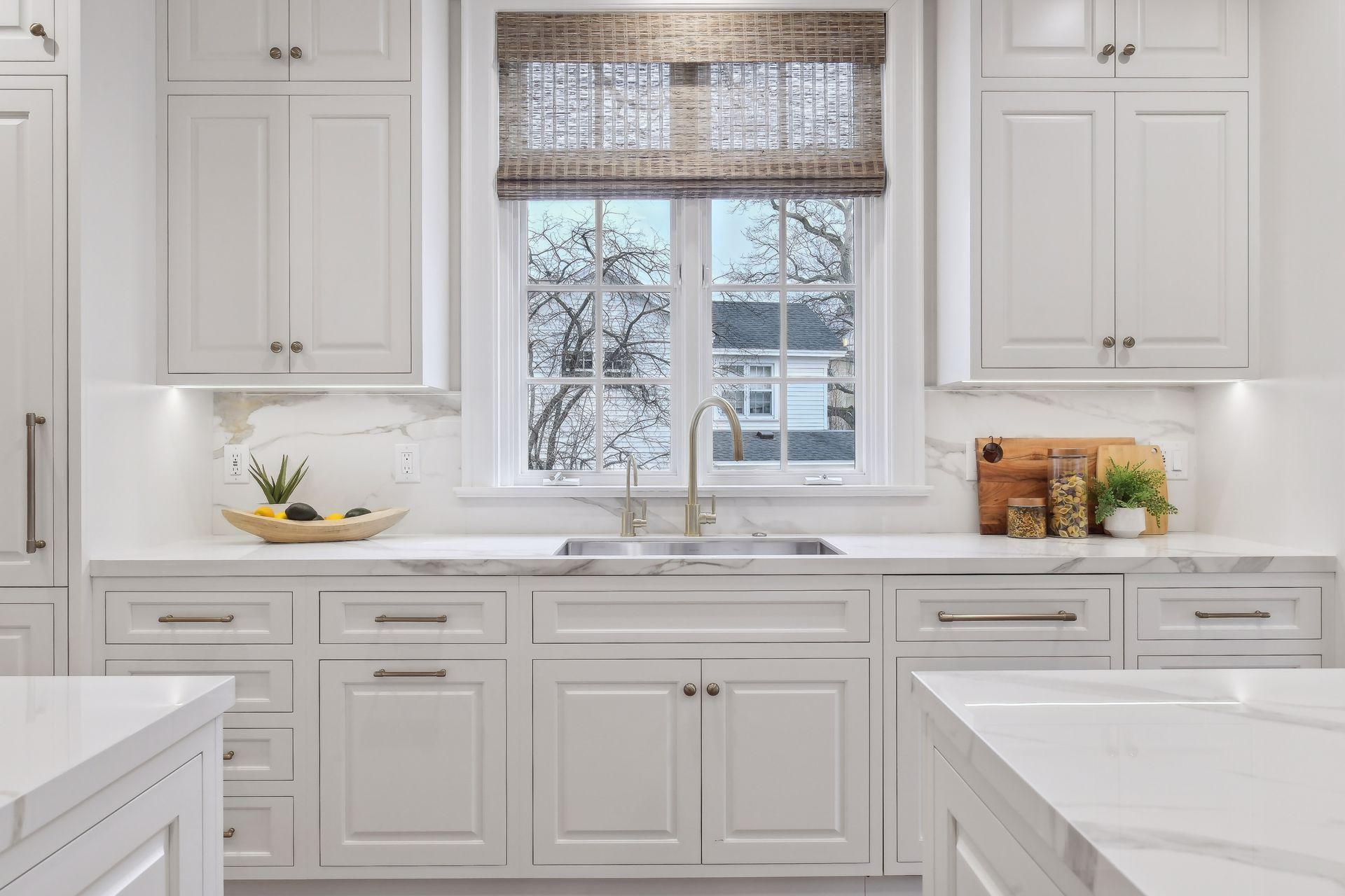 1418 Mount Curve Avenue