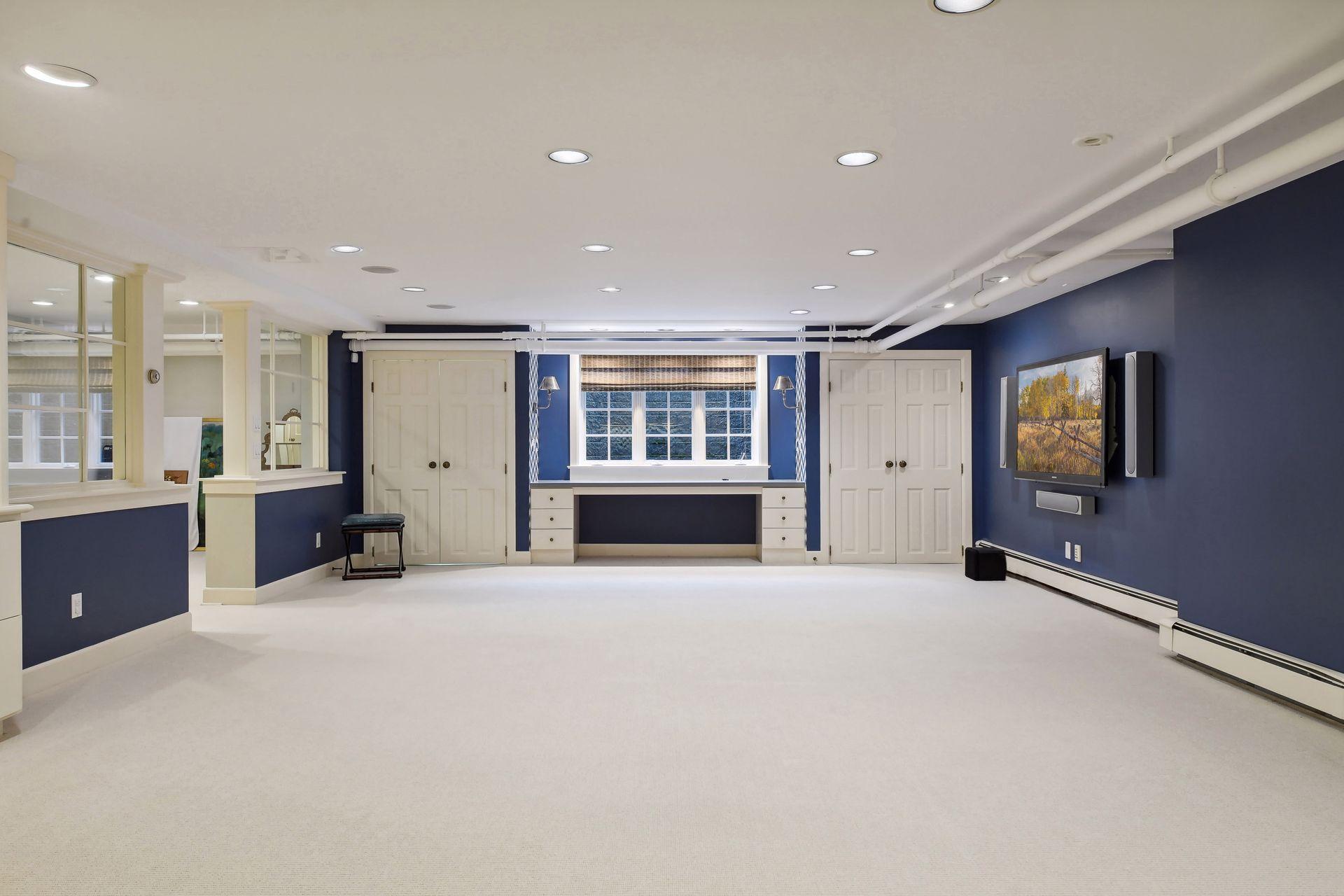 1418 Mount Curve Avenue