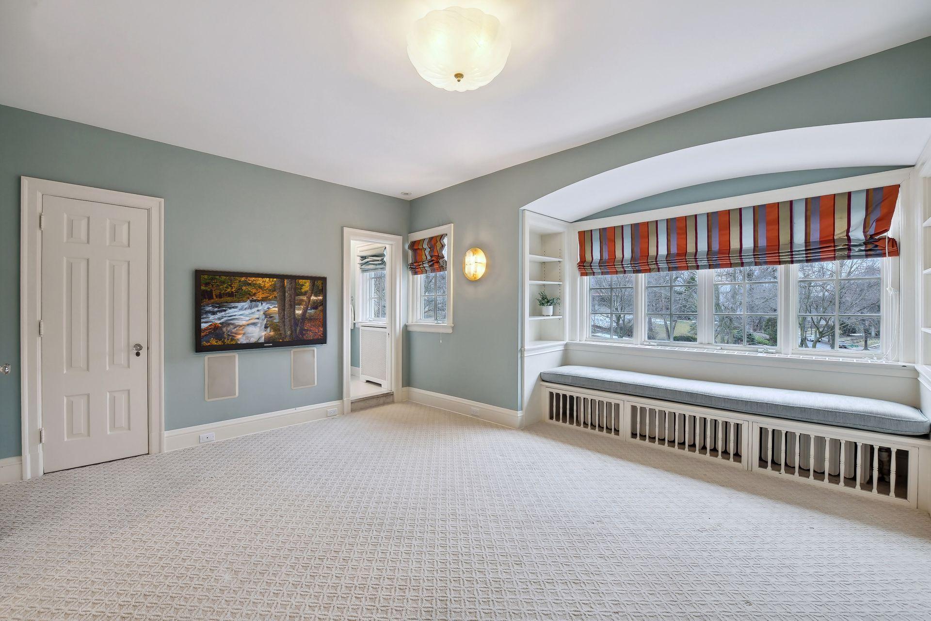 1418 Mount Curve Avenue