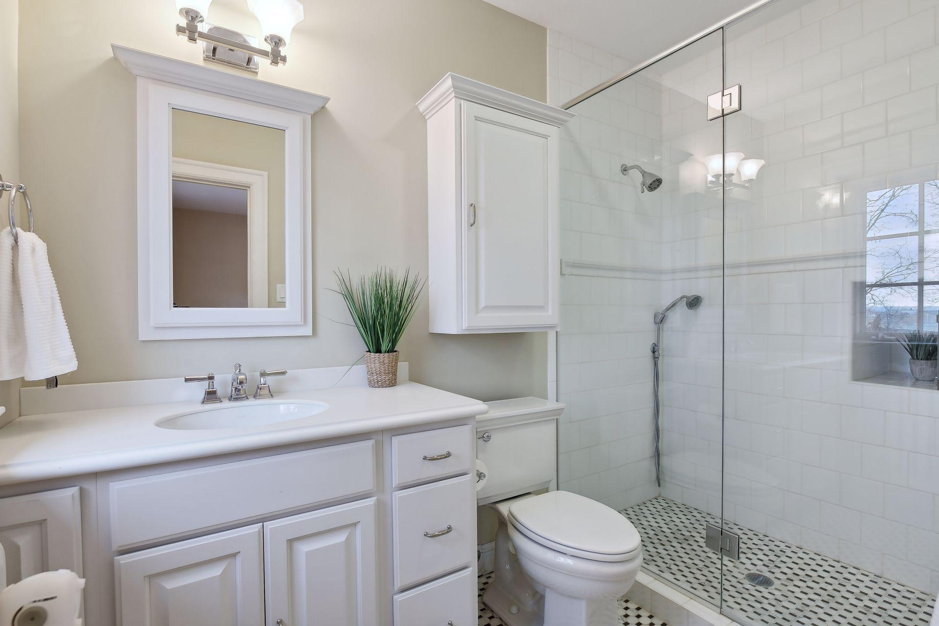 1418 Mount Curve Avenue