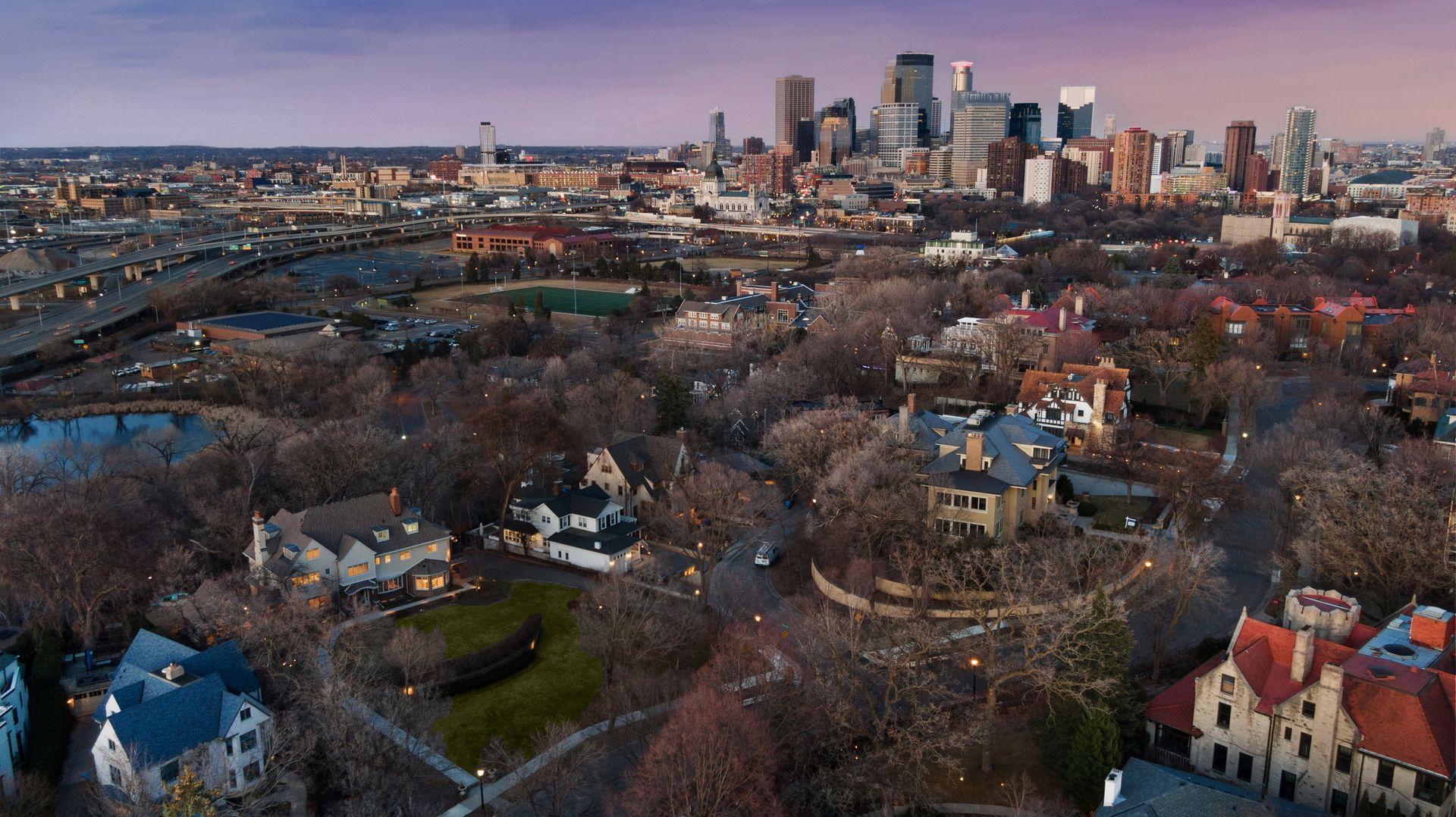 1418 Mount Curve Avenue