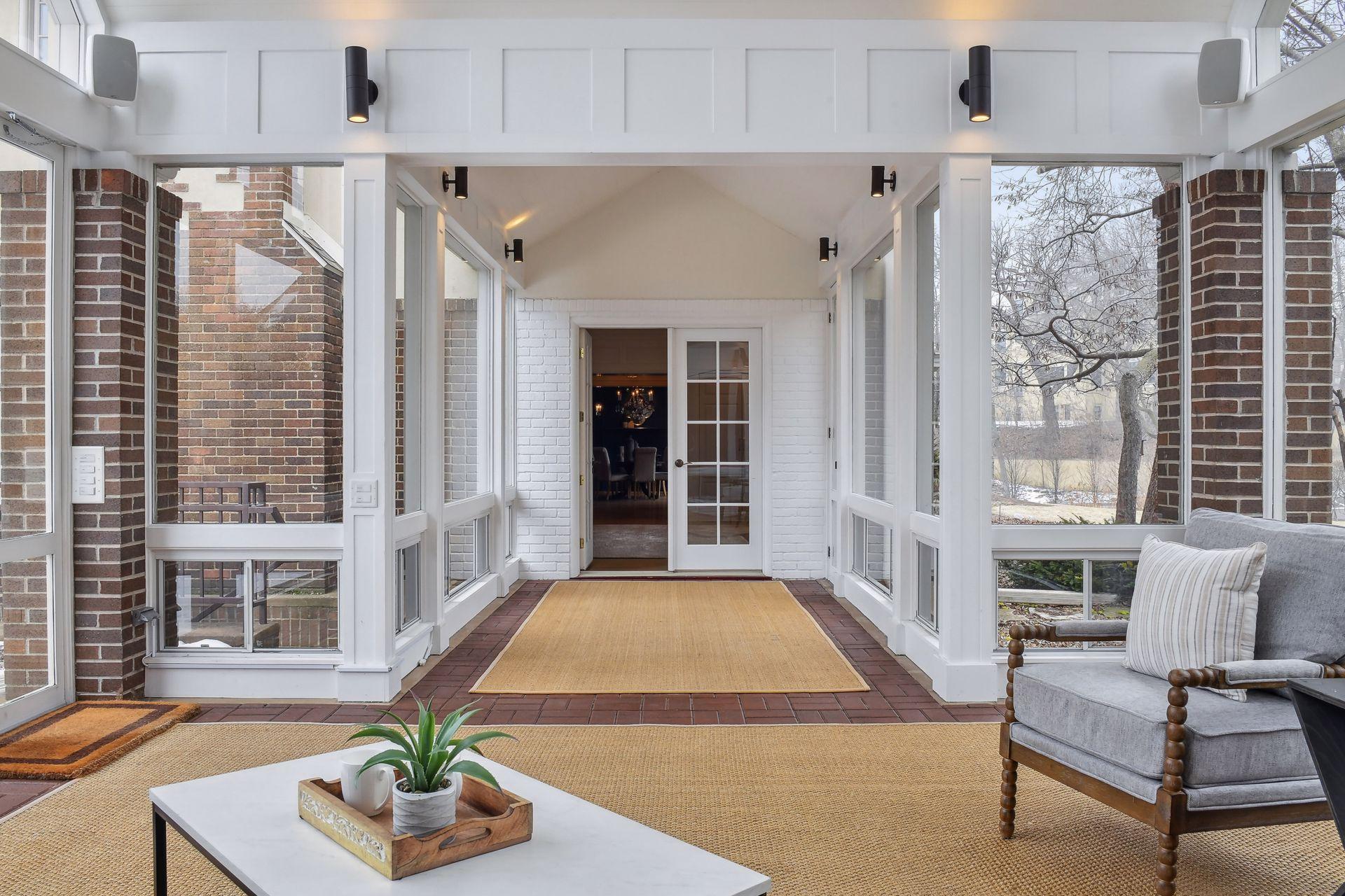 1418 Mount Curve Avenue