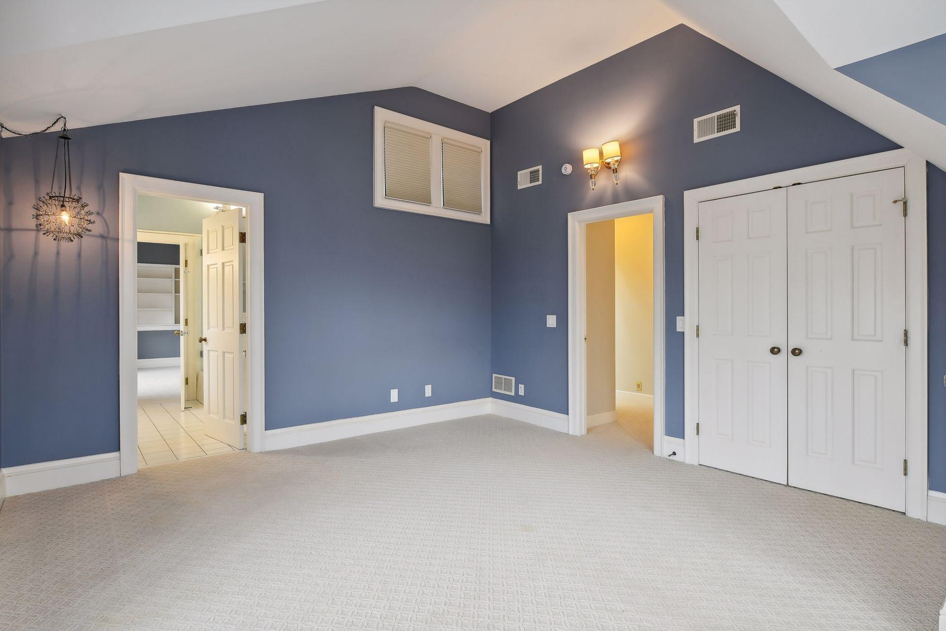 1418 Mount Curve Avenue