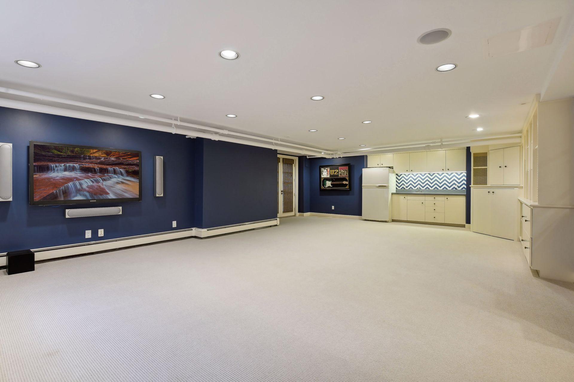 1418 Mount Curve Avenue