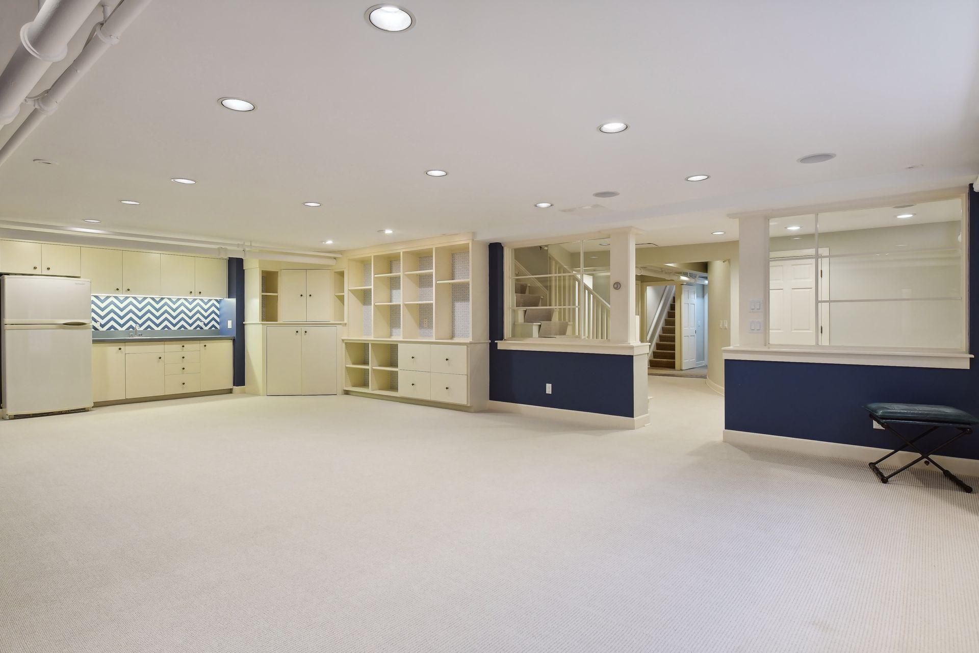 1418 Mount Curve Avenue