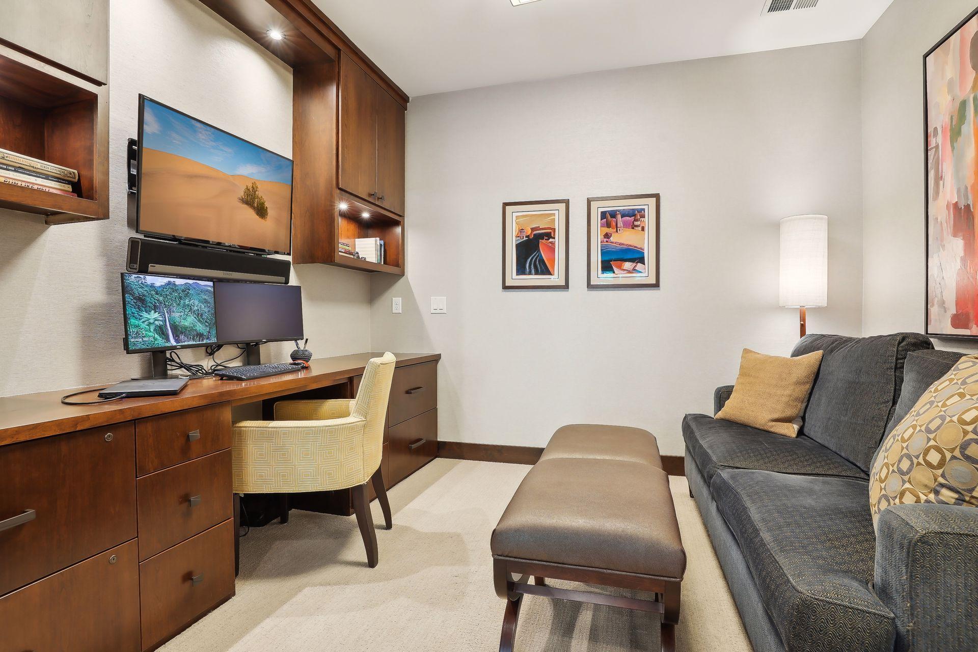 875 Lake Street N Unit: 220