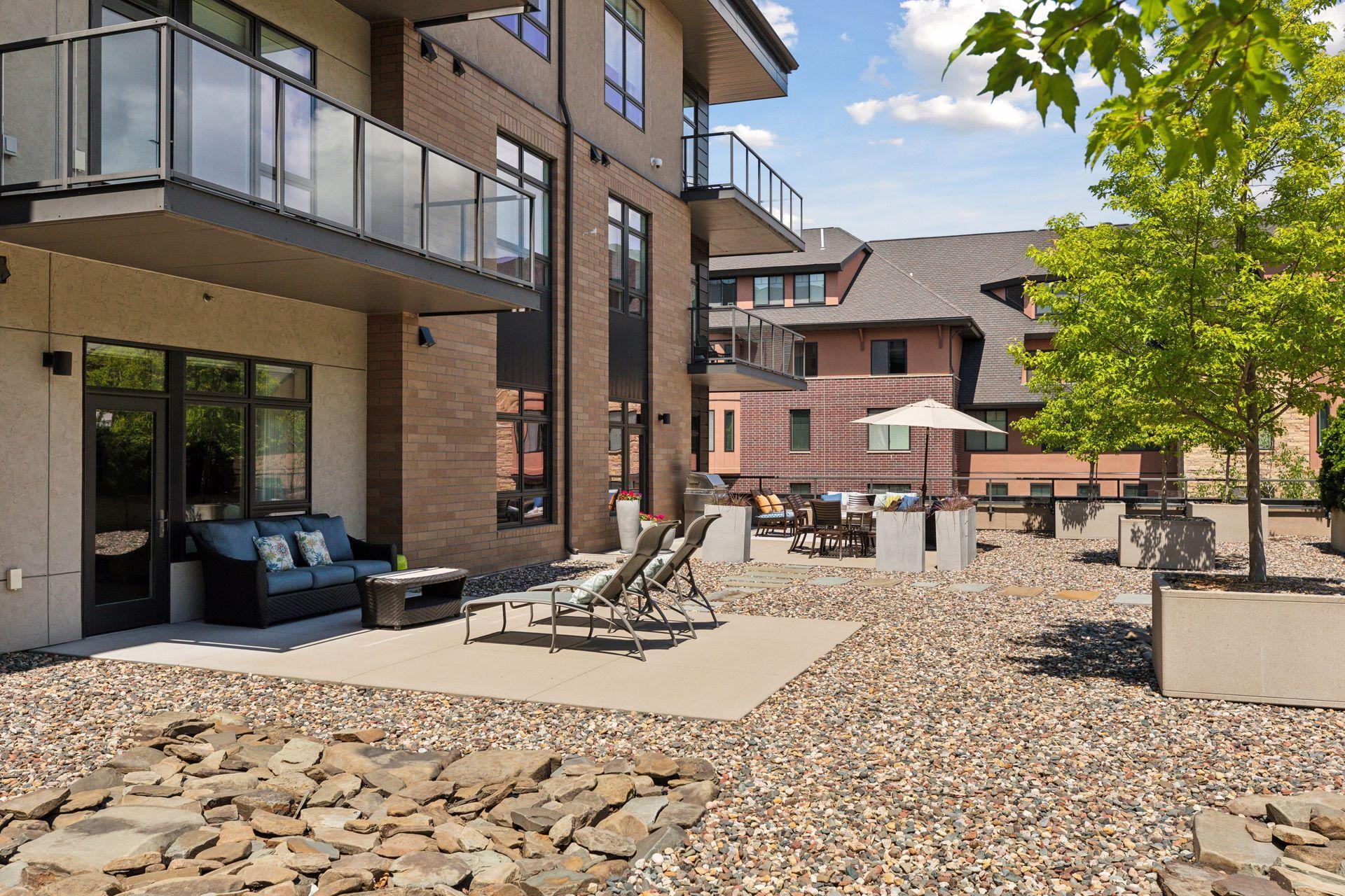 875 Lake Street N Unit: 220