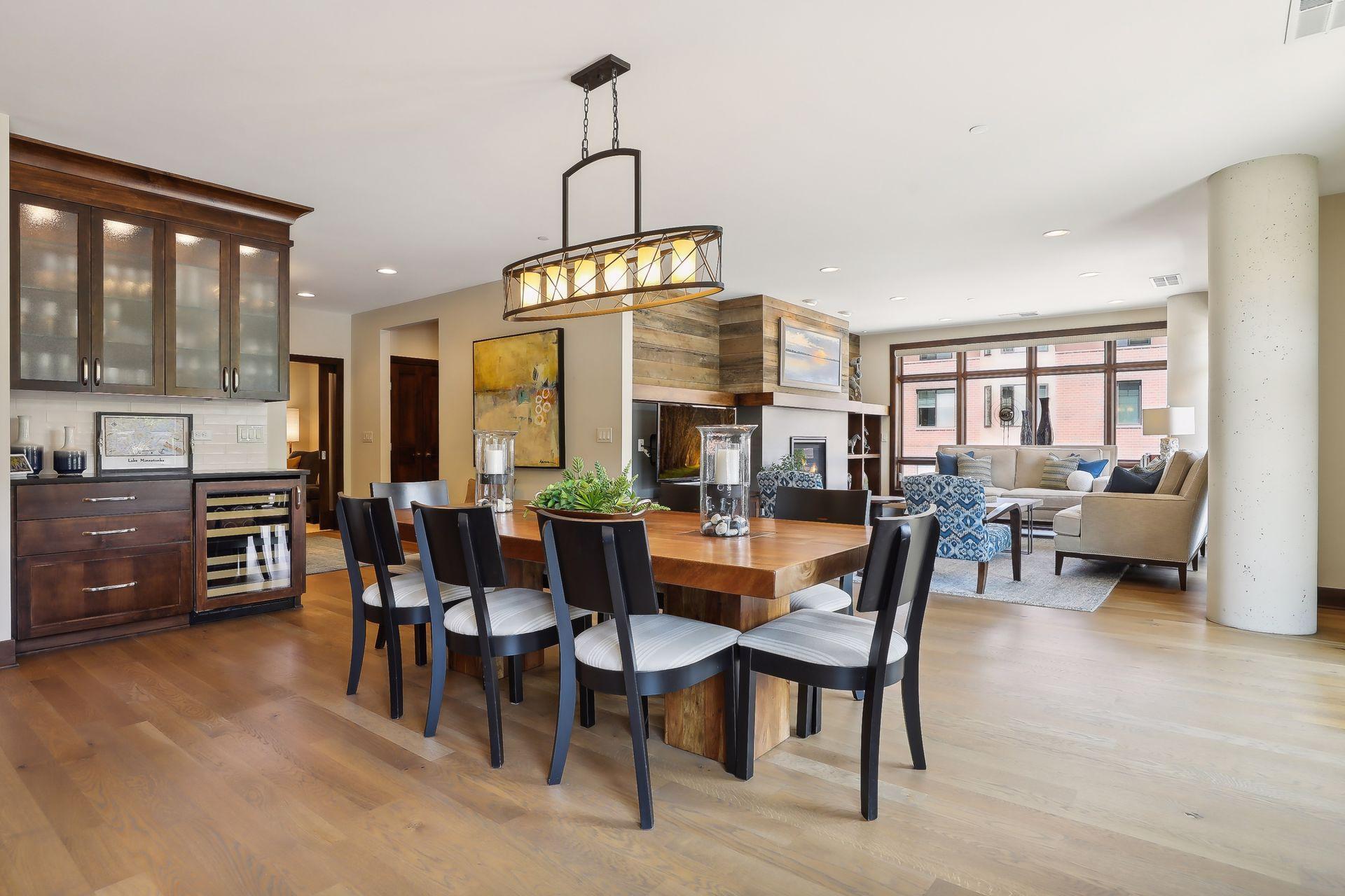 875 Lake Street N Unit: 220
