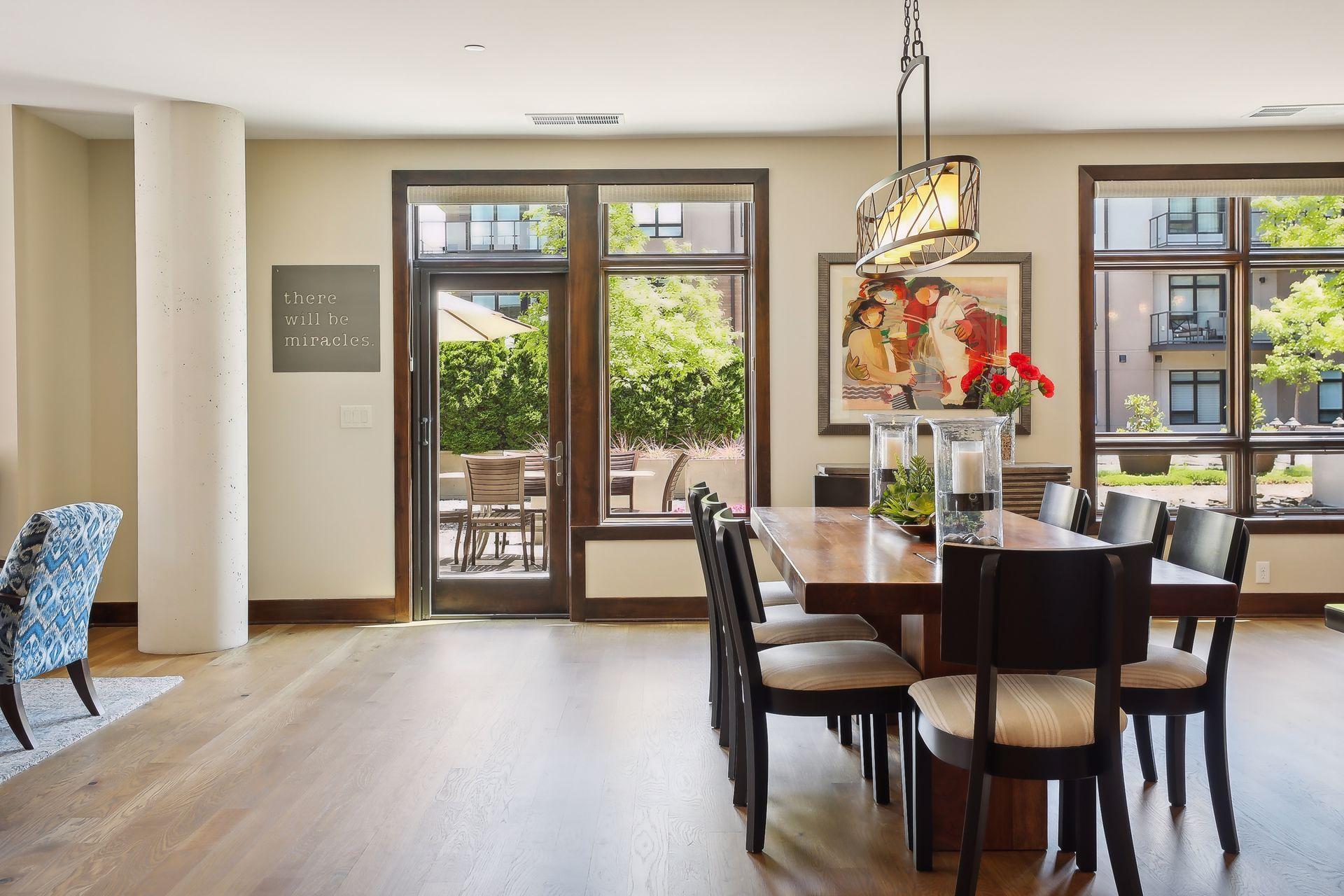 875 Lake Street N Unit: 220