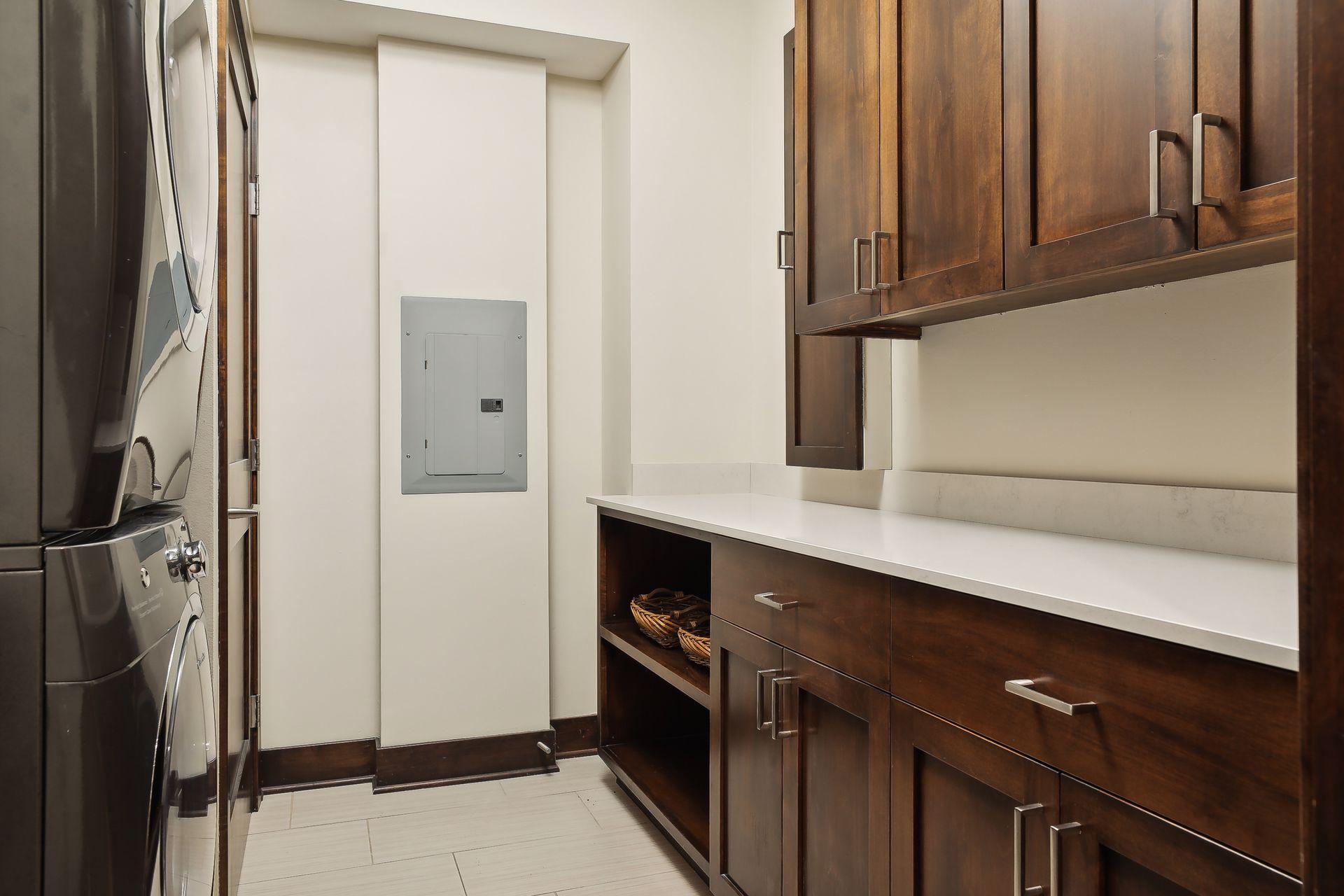 875 Lake Street N Unit: 220