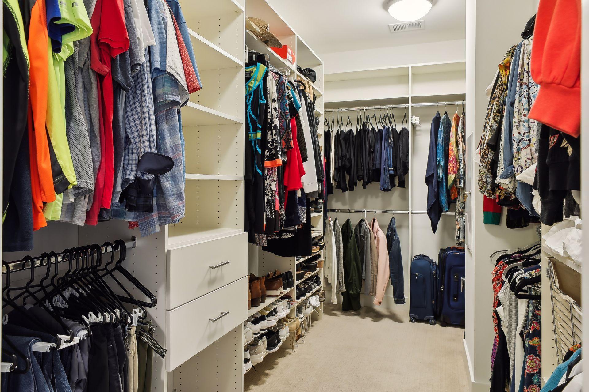 875 Lake Street N Unit: 220