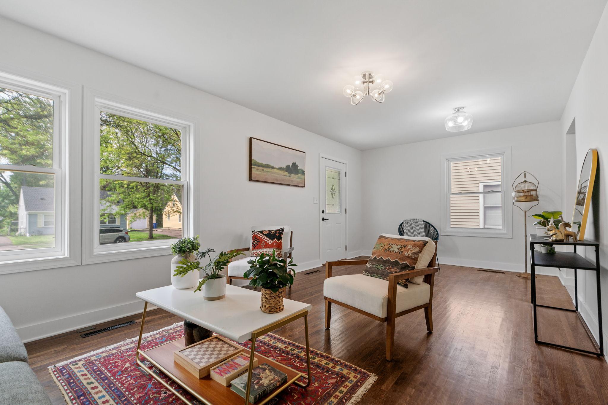 2119 Geranium Avenue E