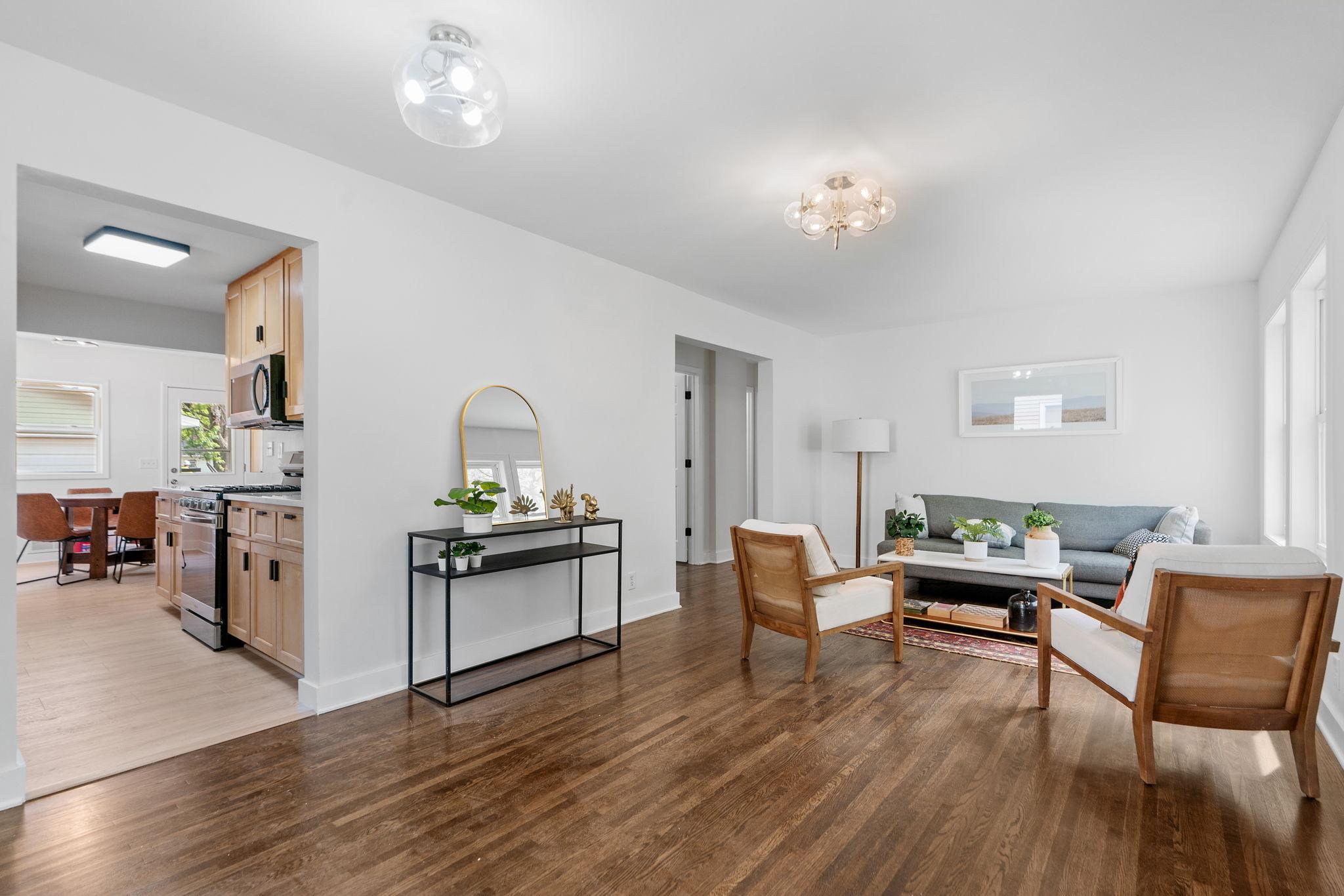 2119 Geranium Avenue E