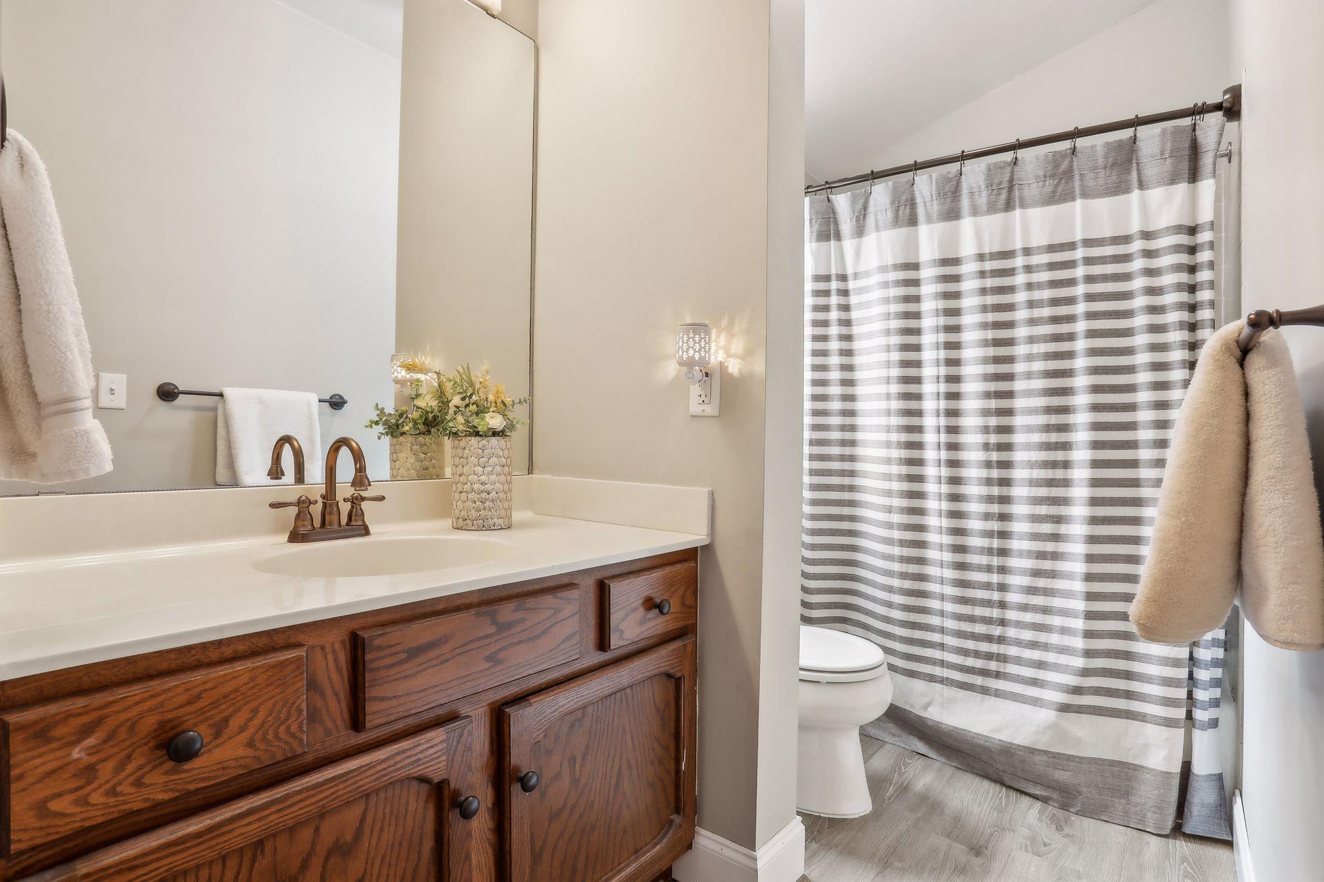 1860 Rolling Green Curve