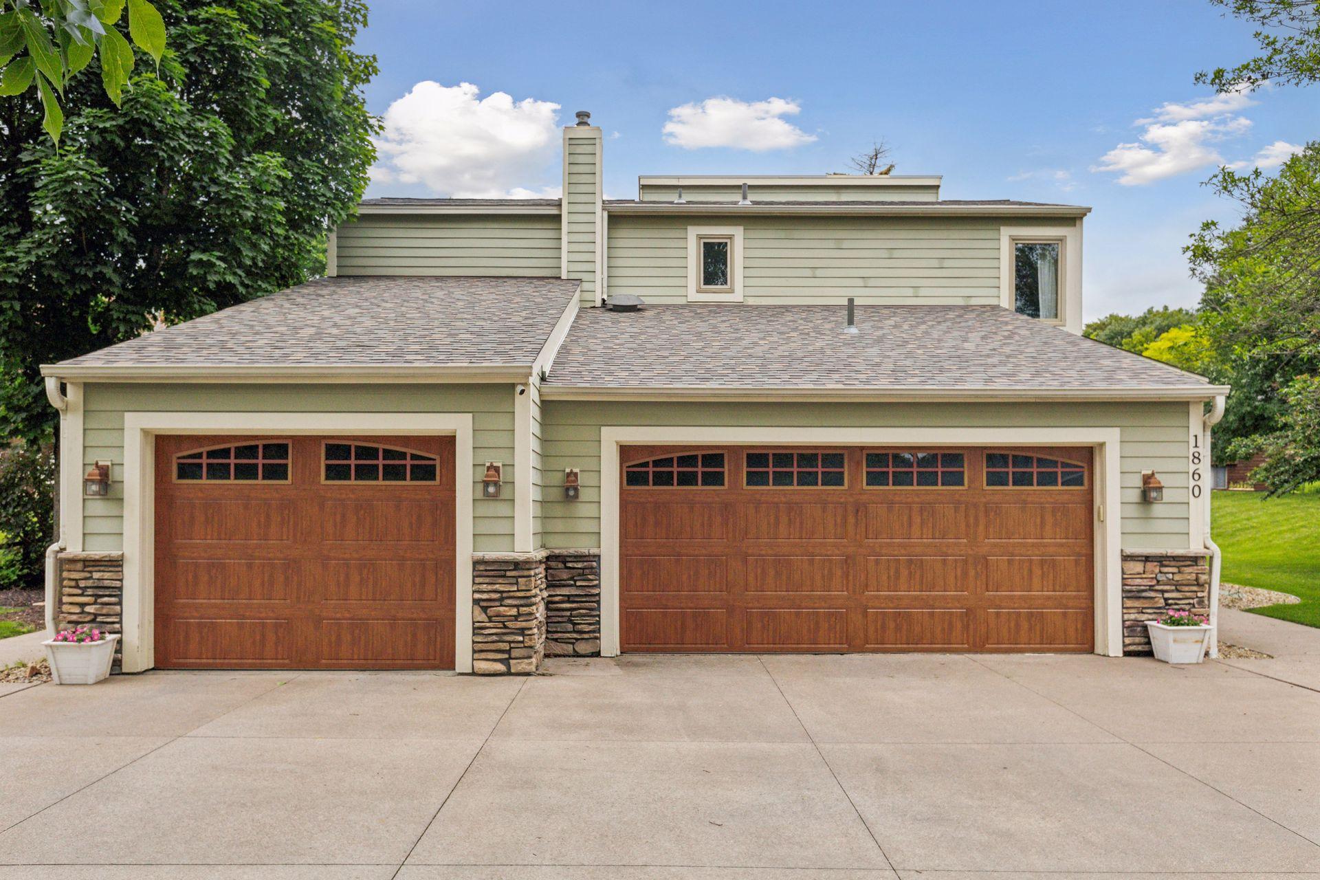 1860 Rolling Green Curve