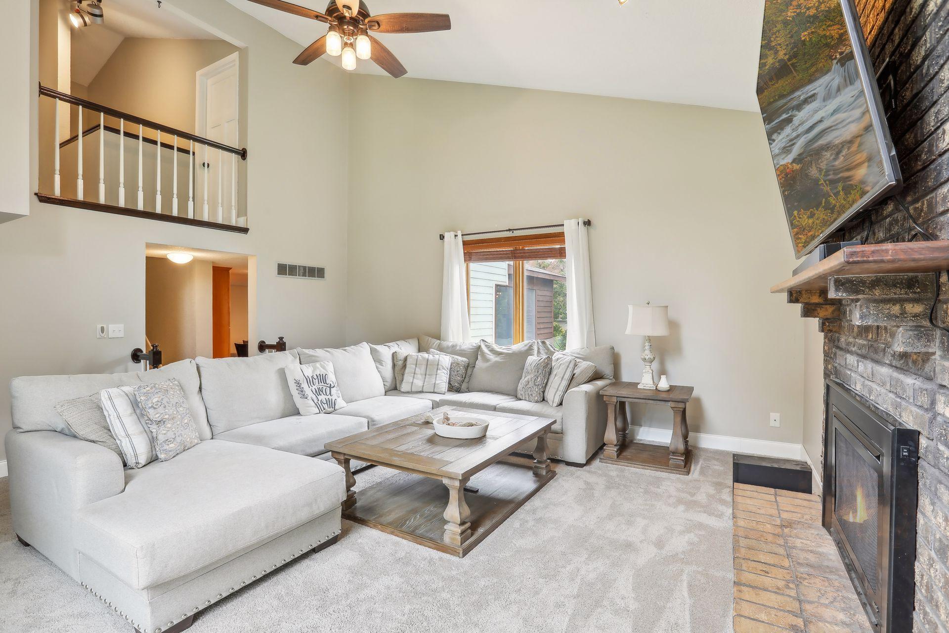 1860 Rolling Green Curve