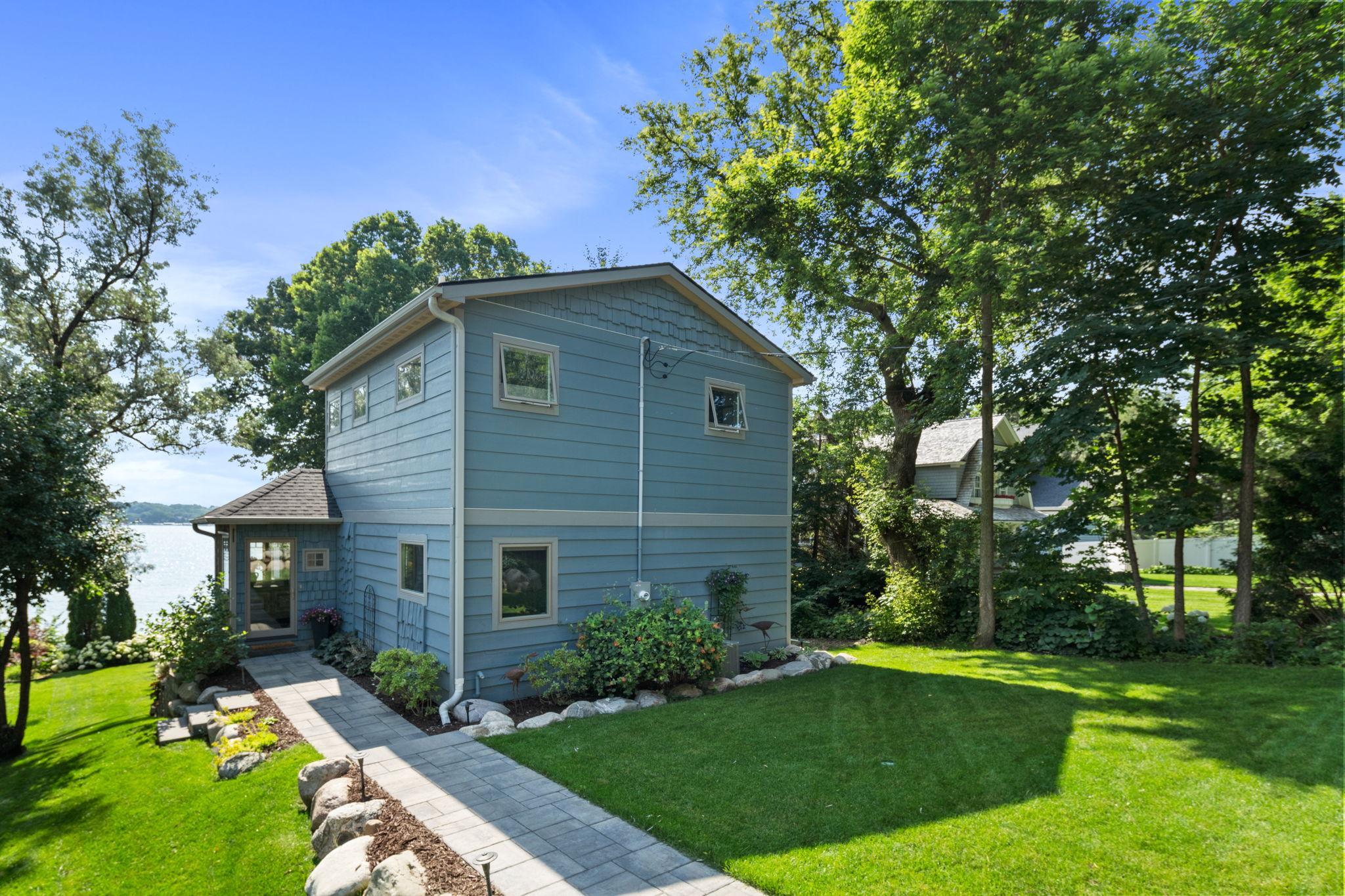 3020 Highland Boulevard