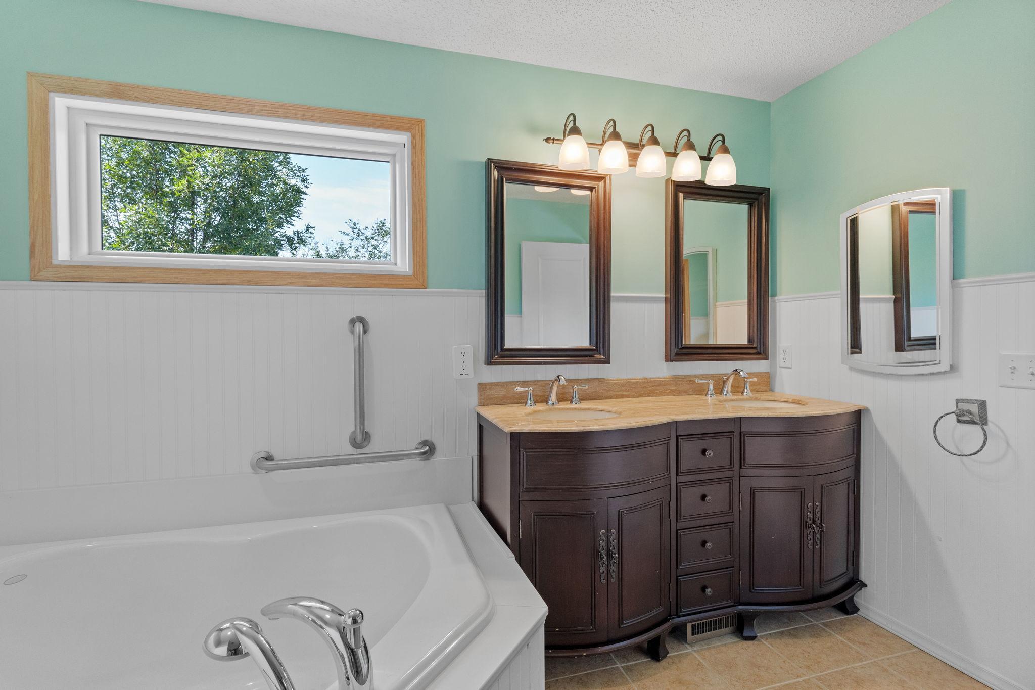 10656 188th Avenue NW