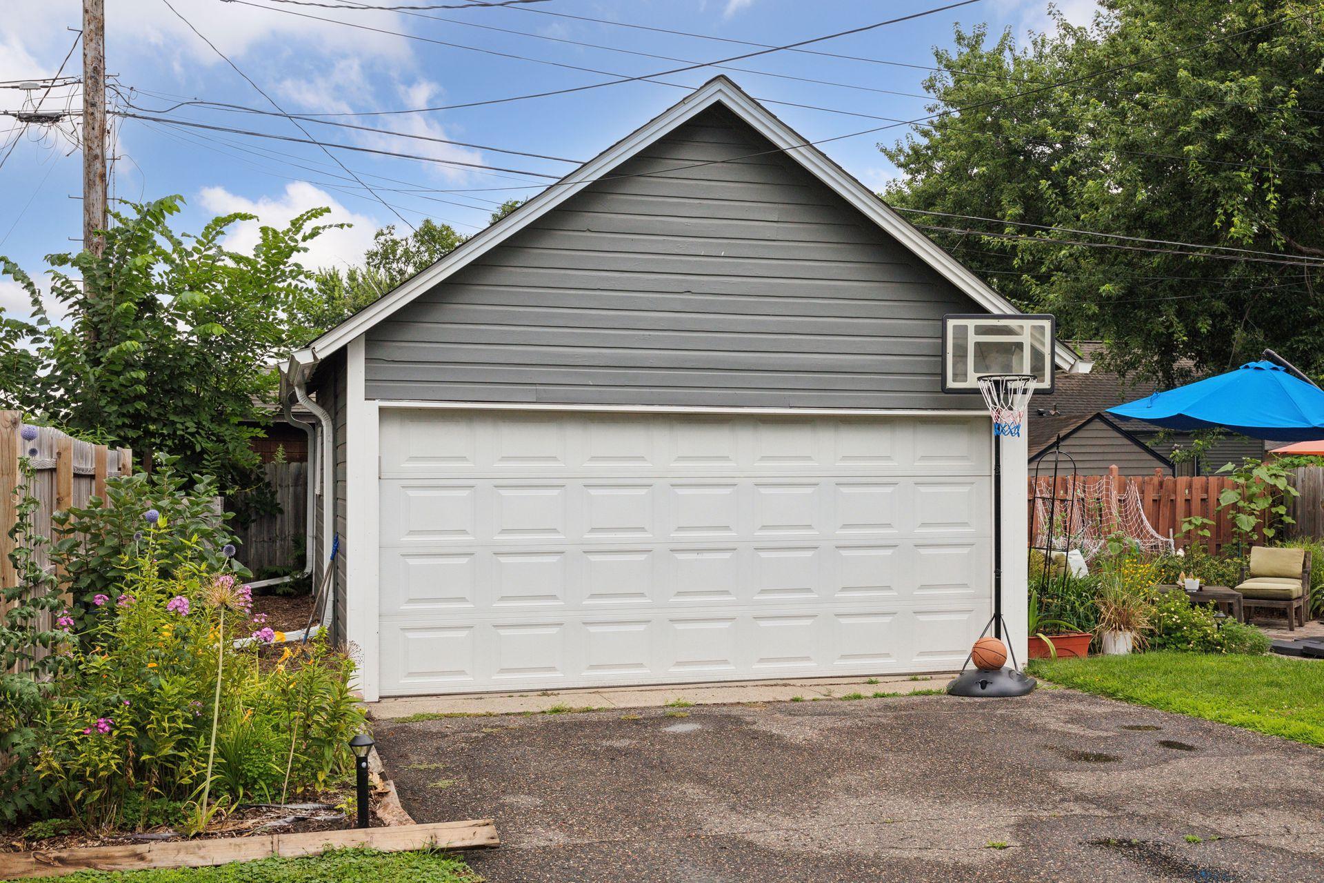 5100 Fairview Avenue N