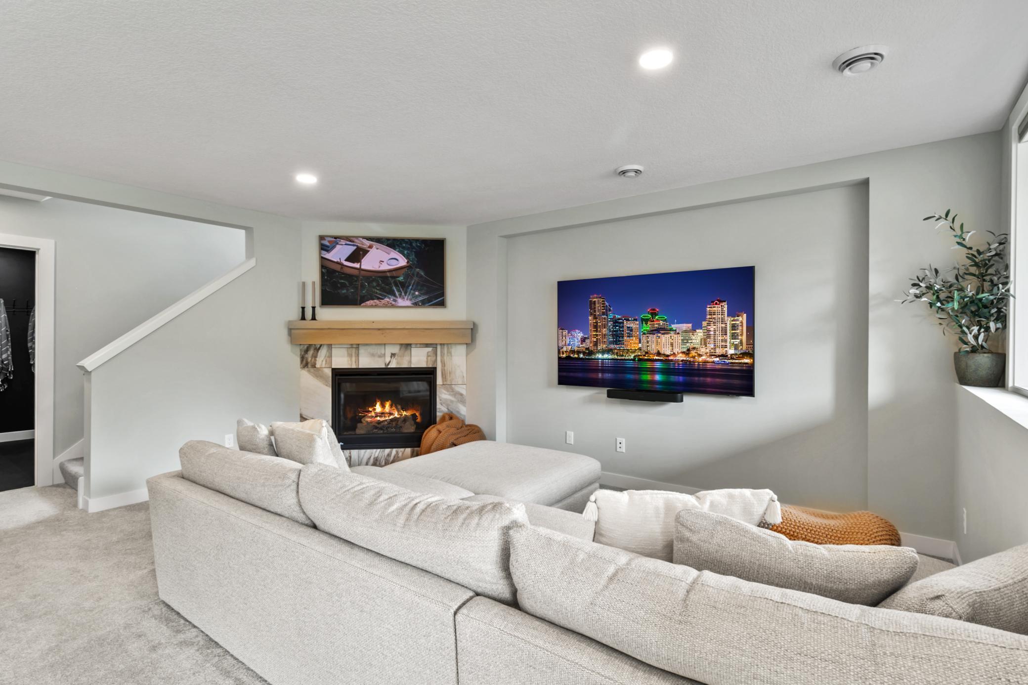 5985 Alvarado Lane N