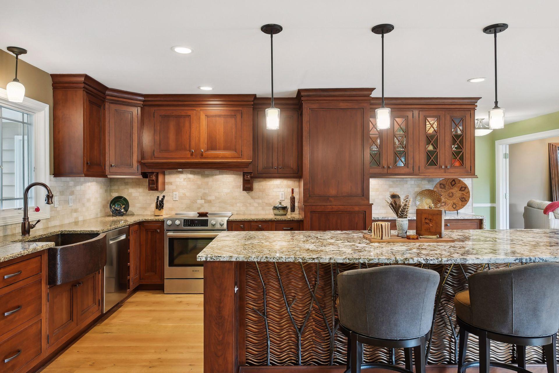 2630 Urbandale Lane N