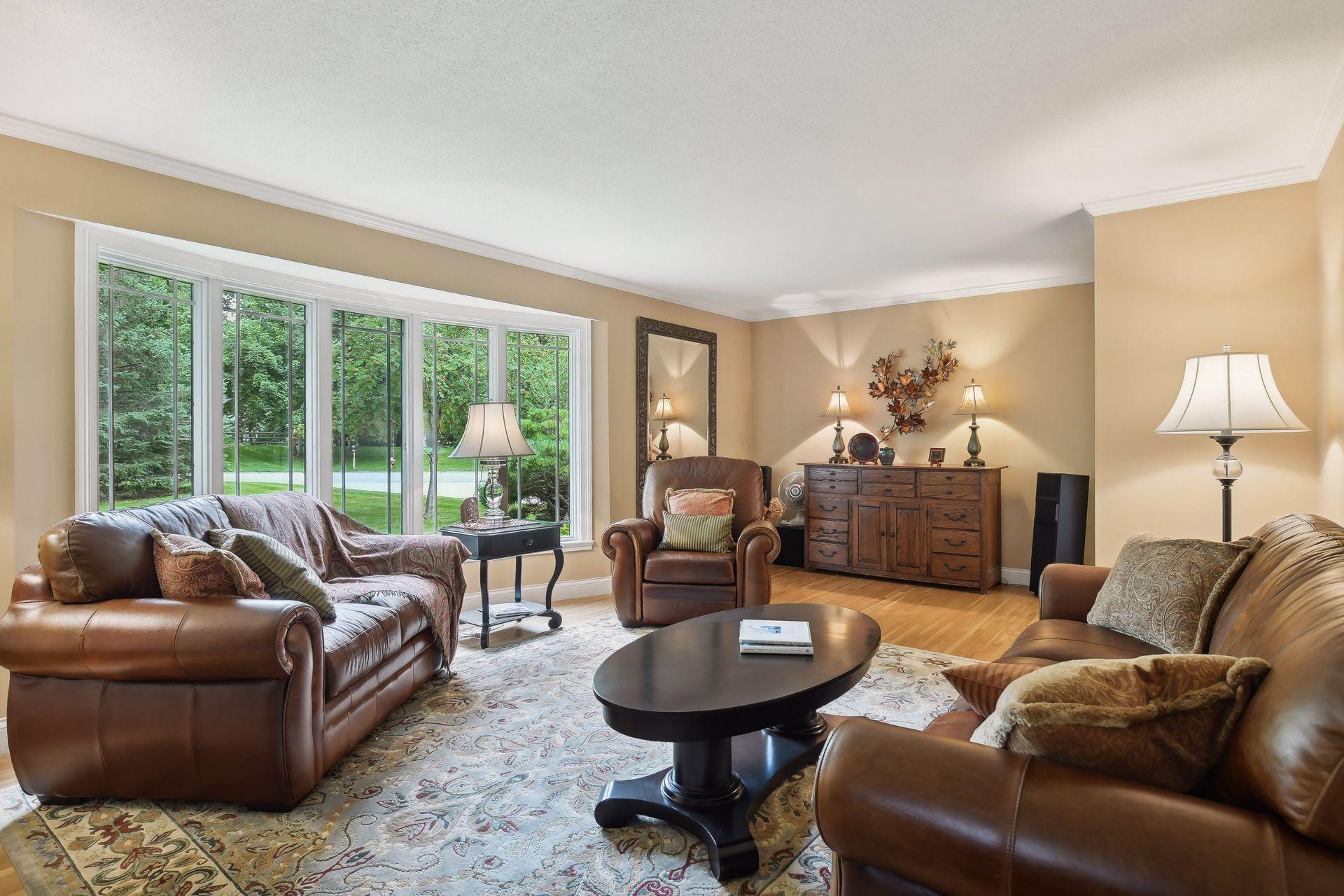 2630 Urbandale Lane N