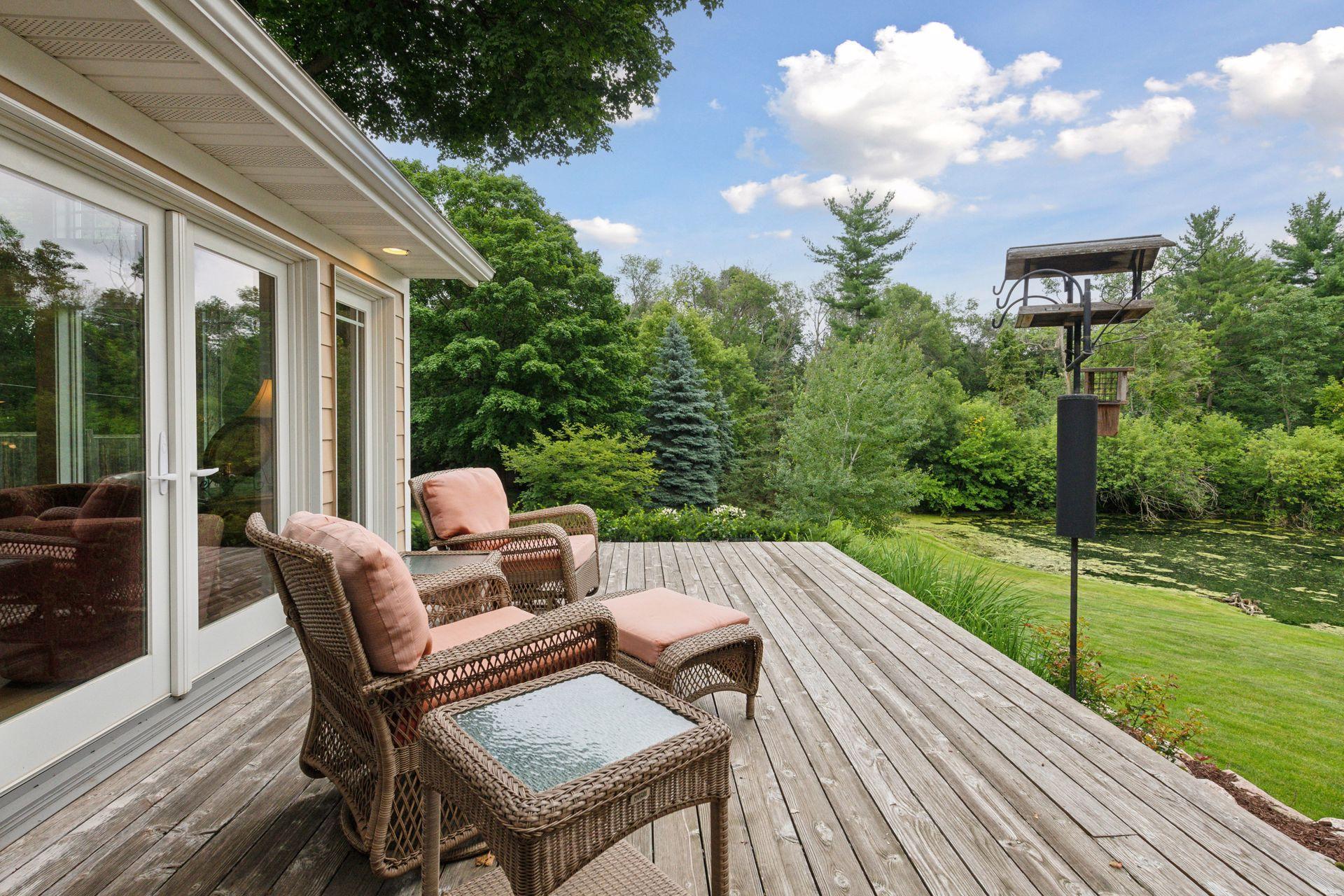 2630 Urbandale Lane N