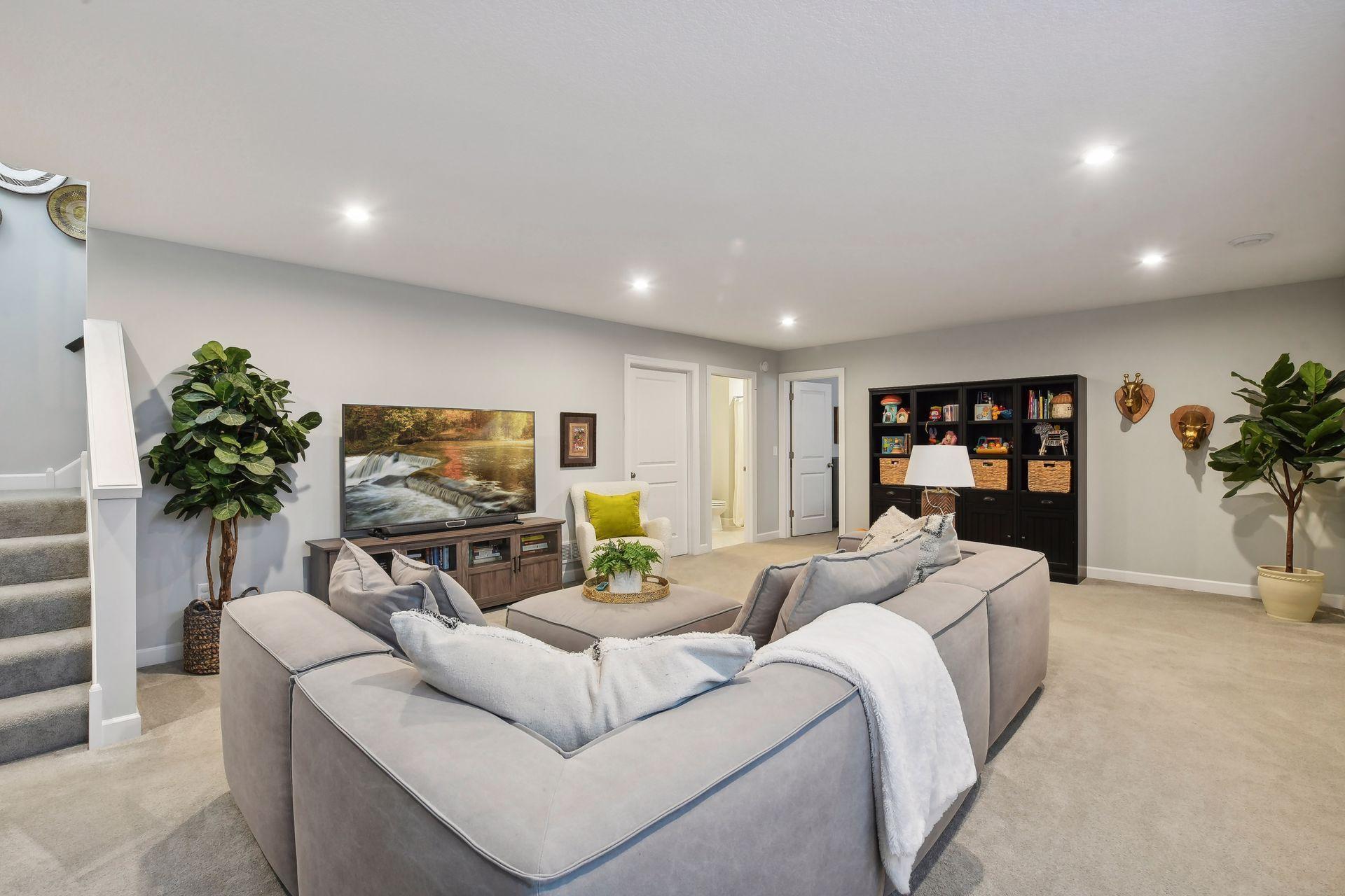 4585 Alvarado Lane N