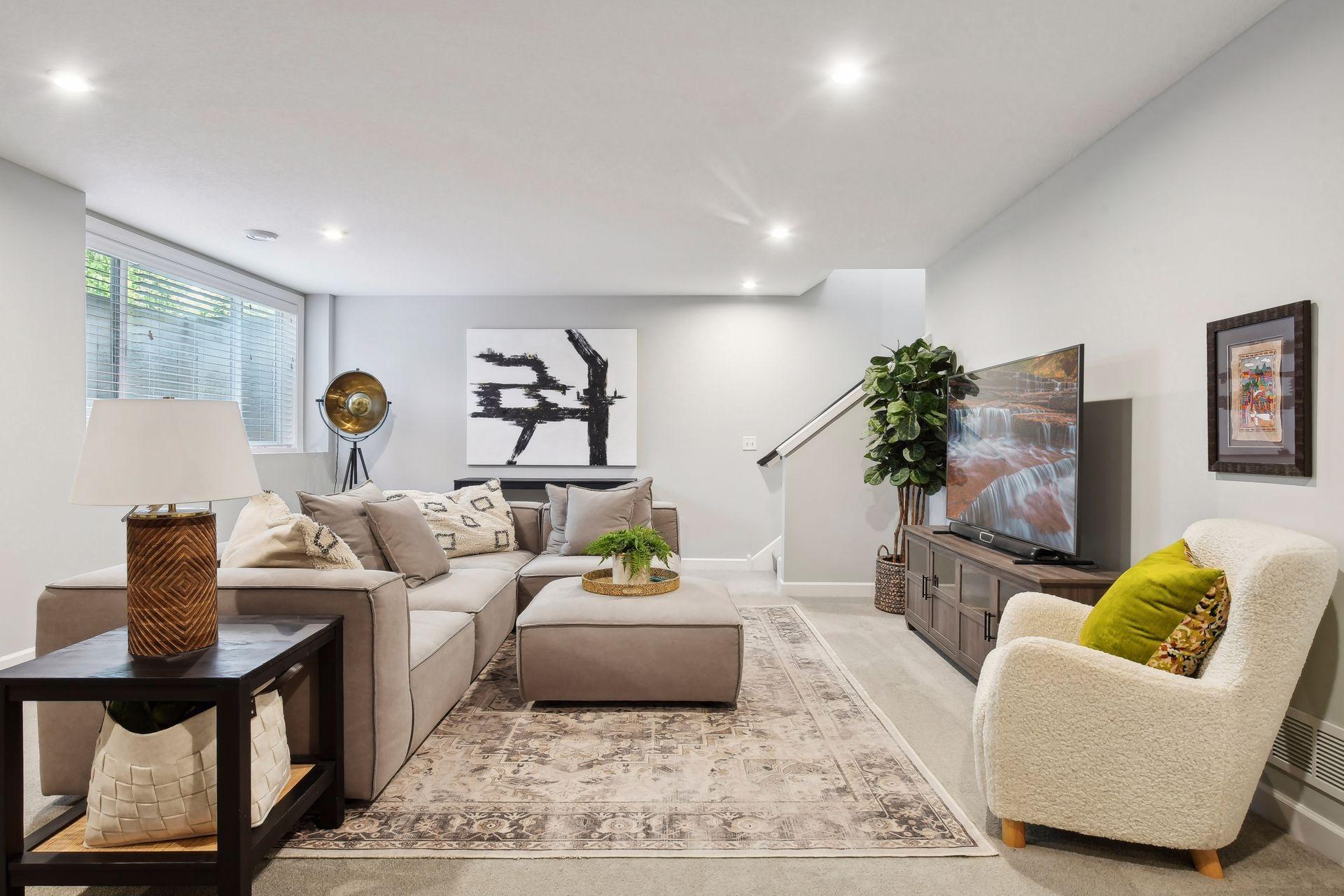 4585 Alvarado Lane N