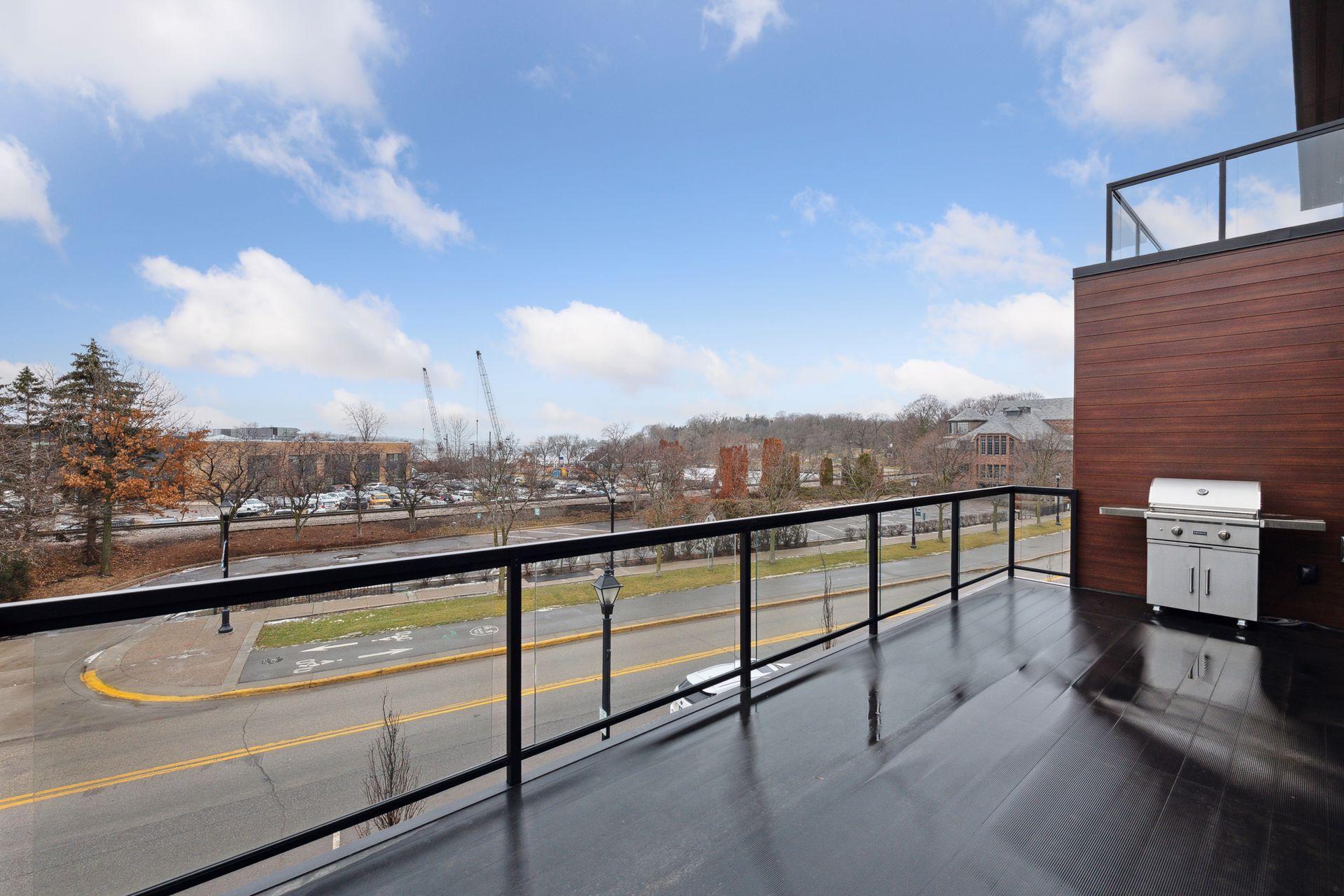 253 Lake Street E Unit: 302