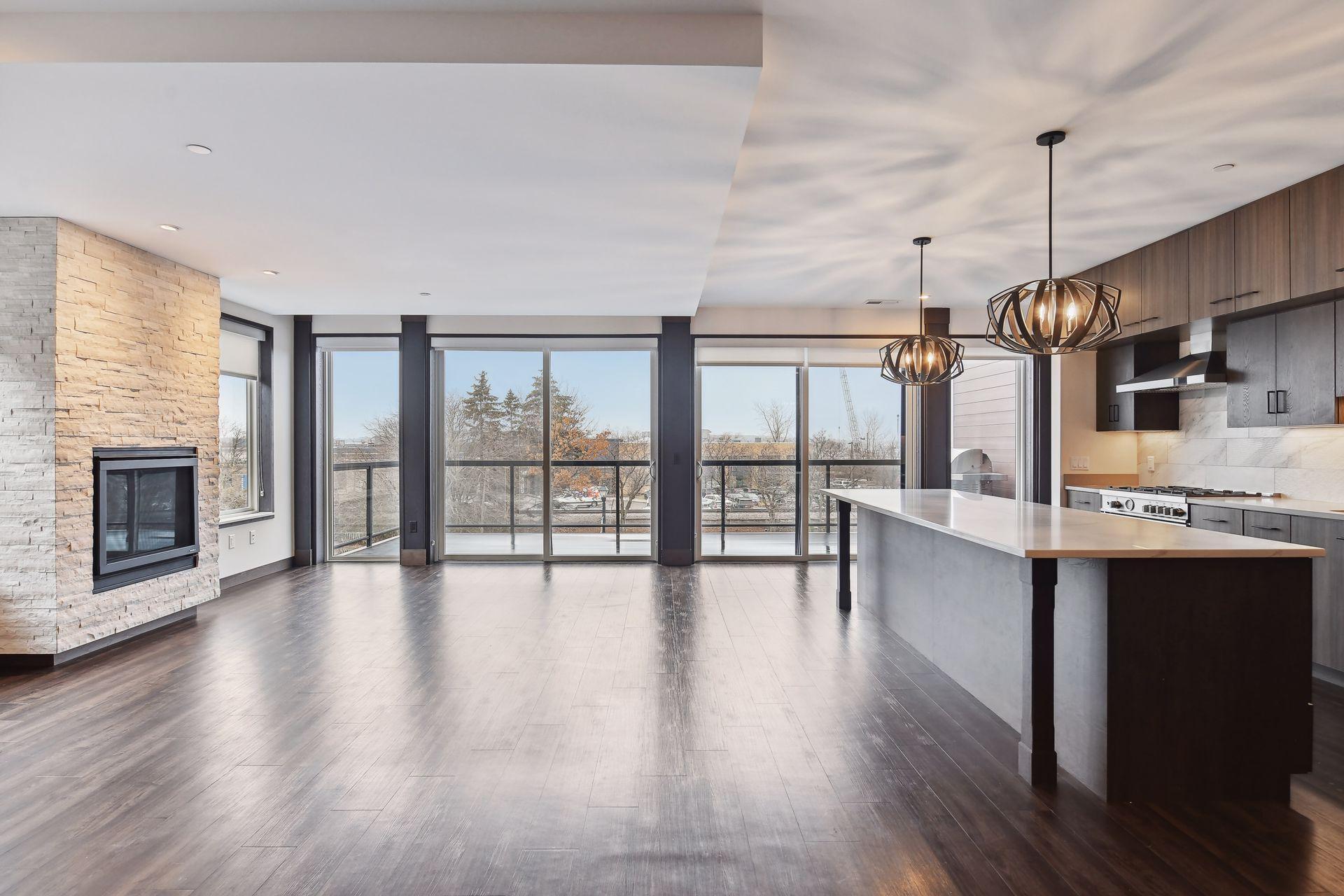 253 Lake Street E Unit: 302