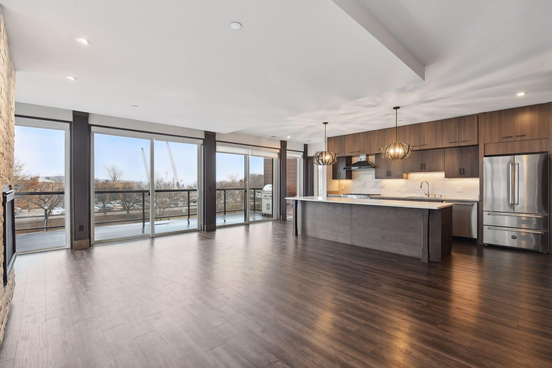 253 Lake Street E Unit: 302