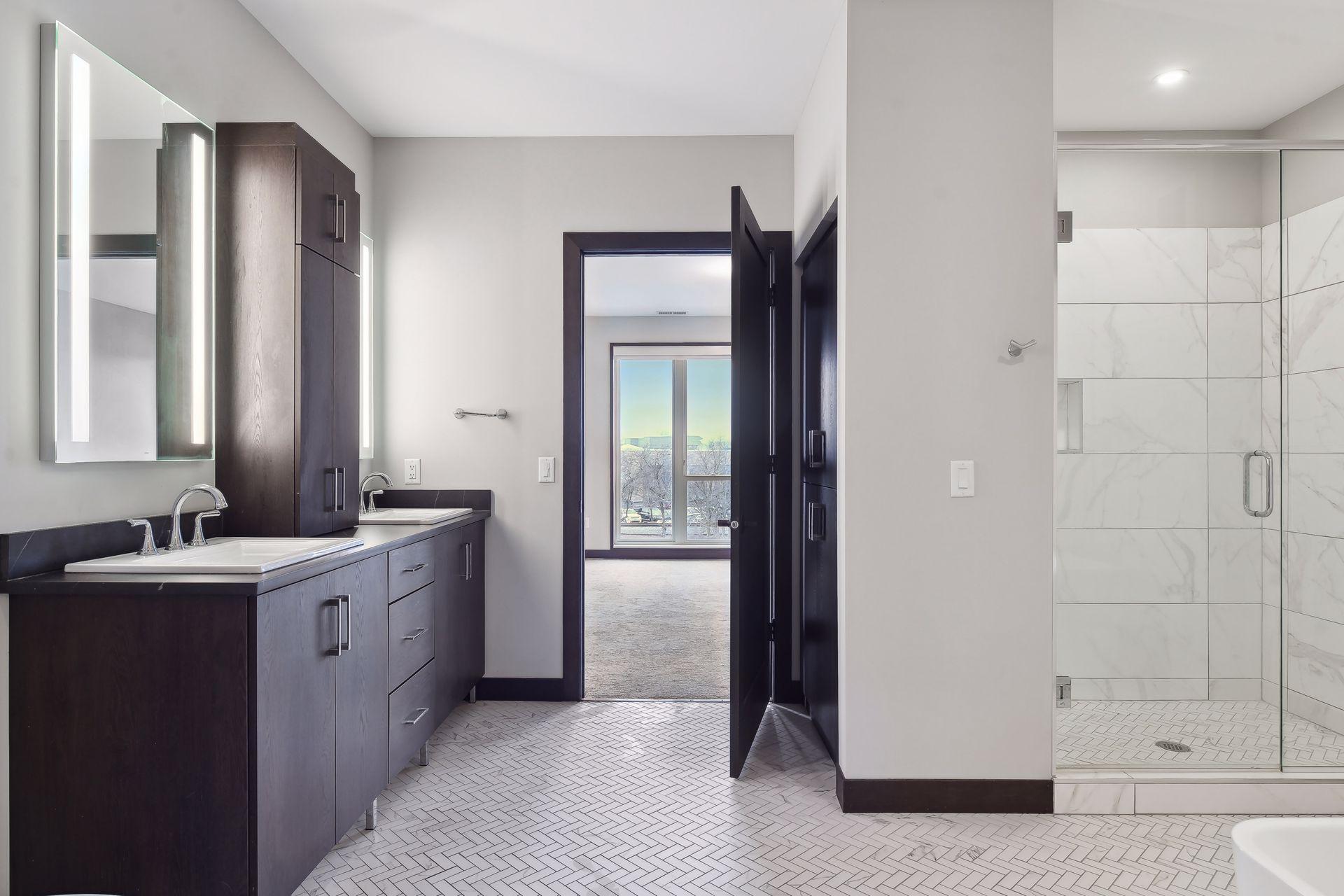 253 Lake Street E Unit: 302