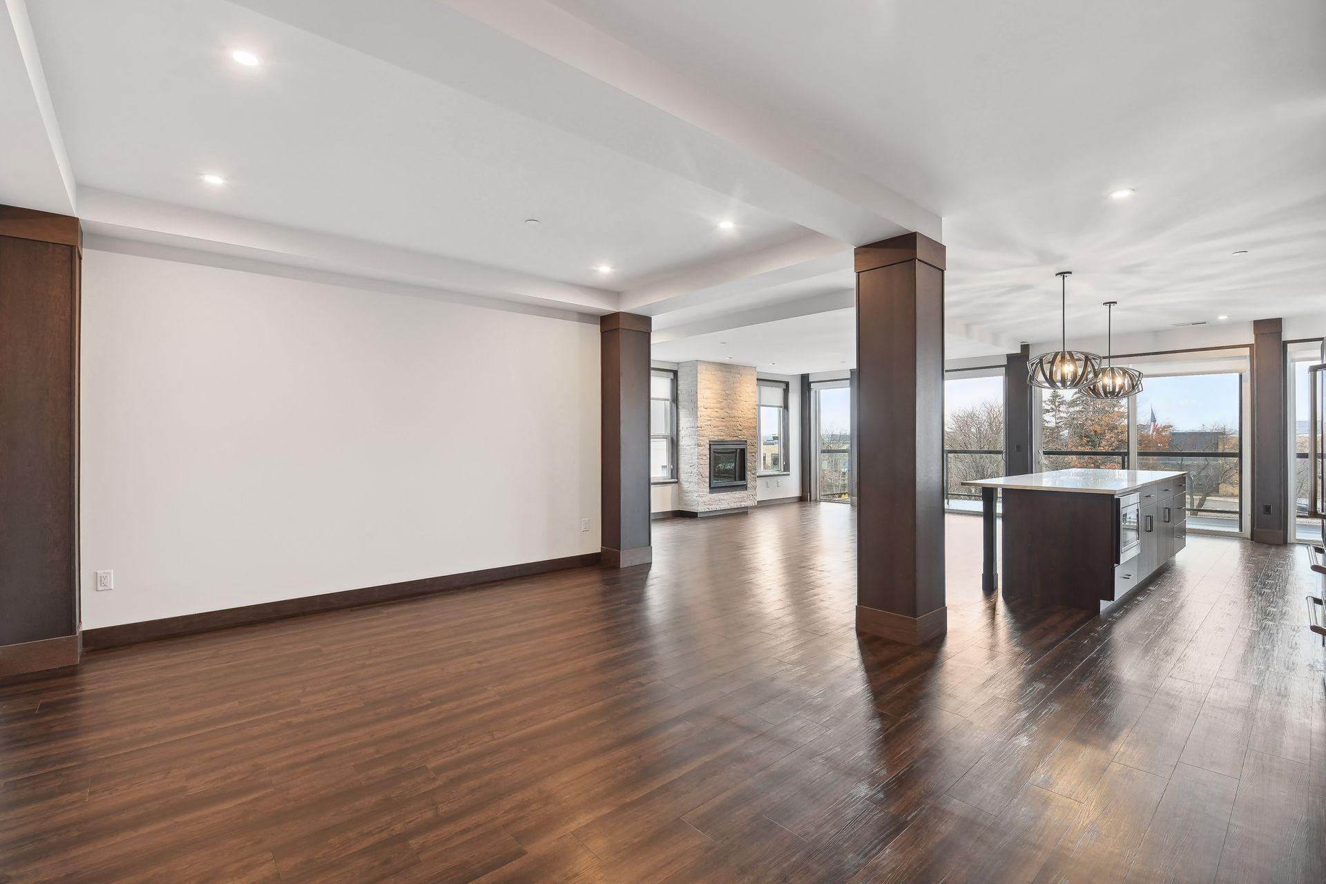 253 Lake Street E Unit: 302