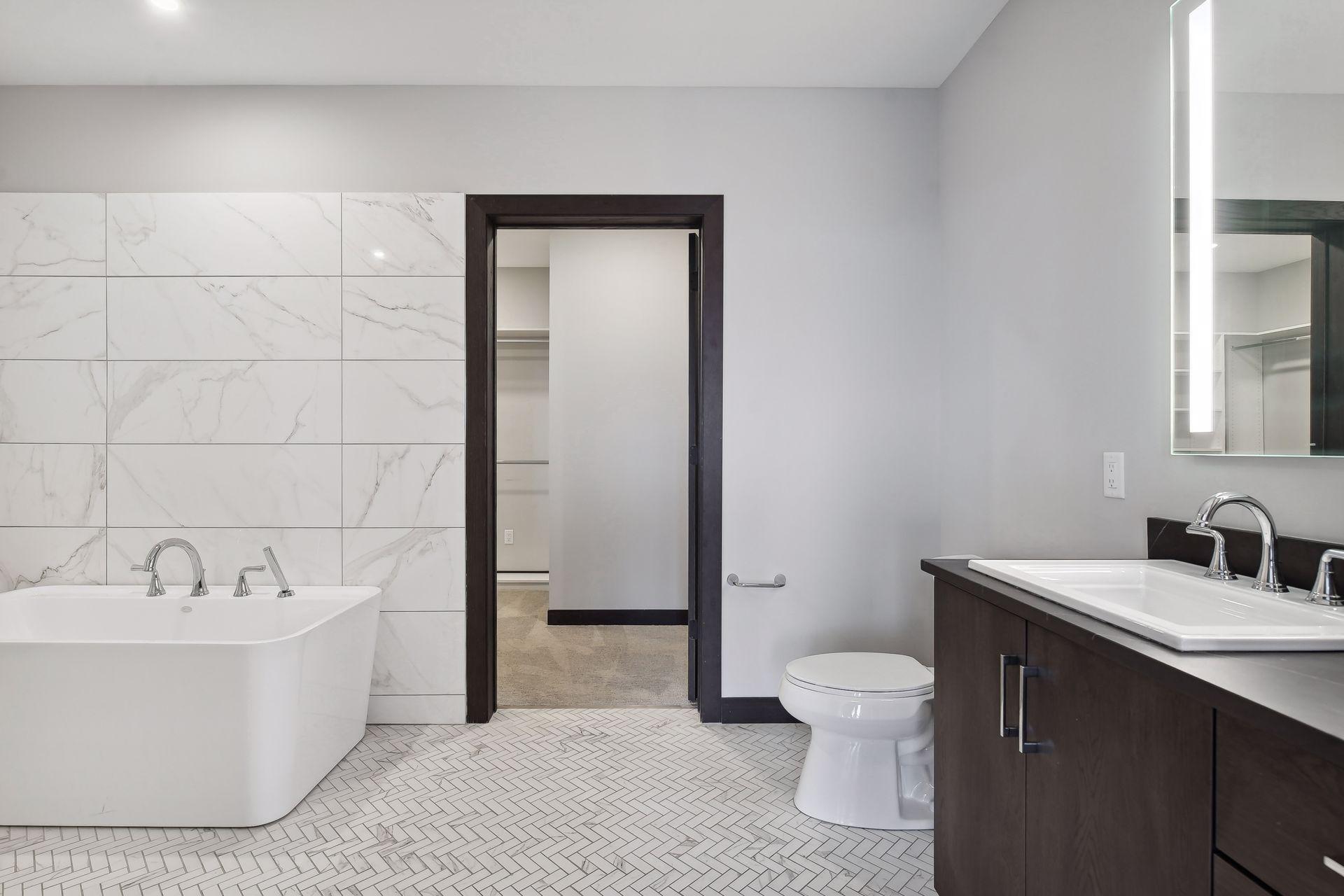 253 Lake Street E Unit: 302