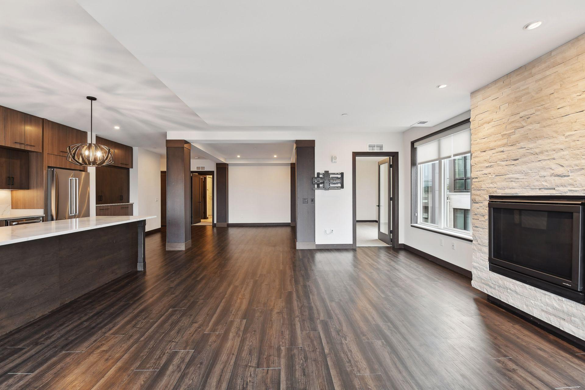 253 Lake Street E Unit: 302