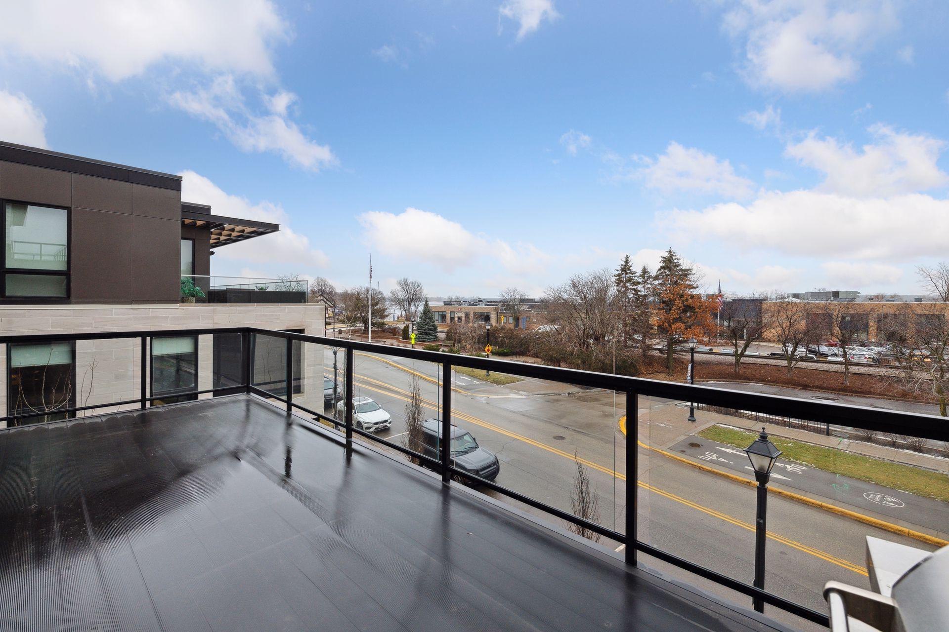 253 Lake Street E Unit: 302