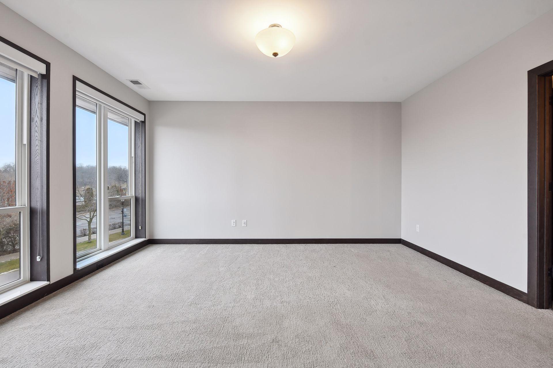 253 Lake Street E Unit: 302