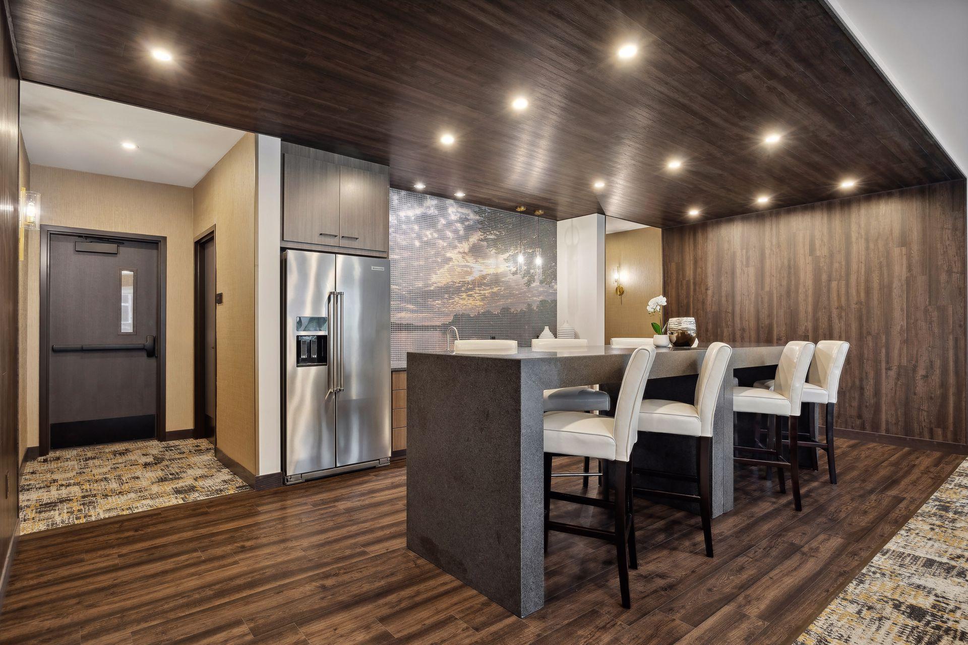 253 Lake Street E Unit: 302