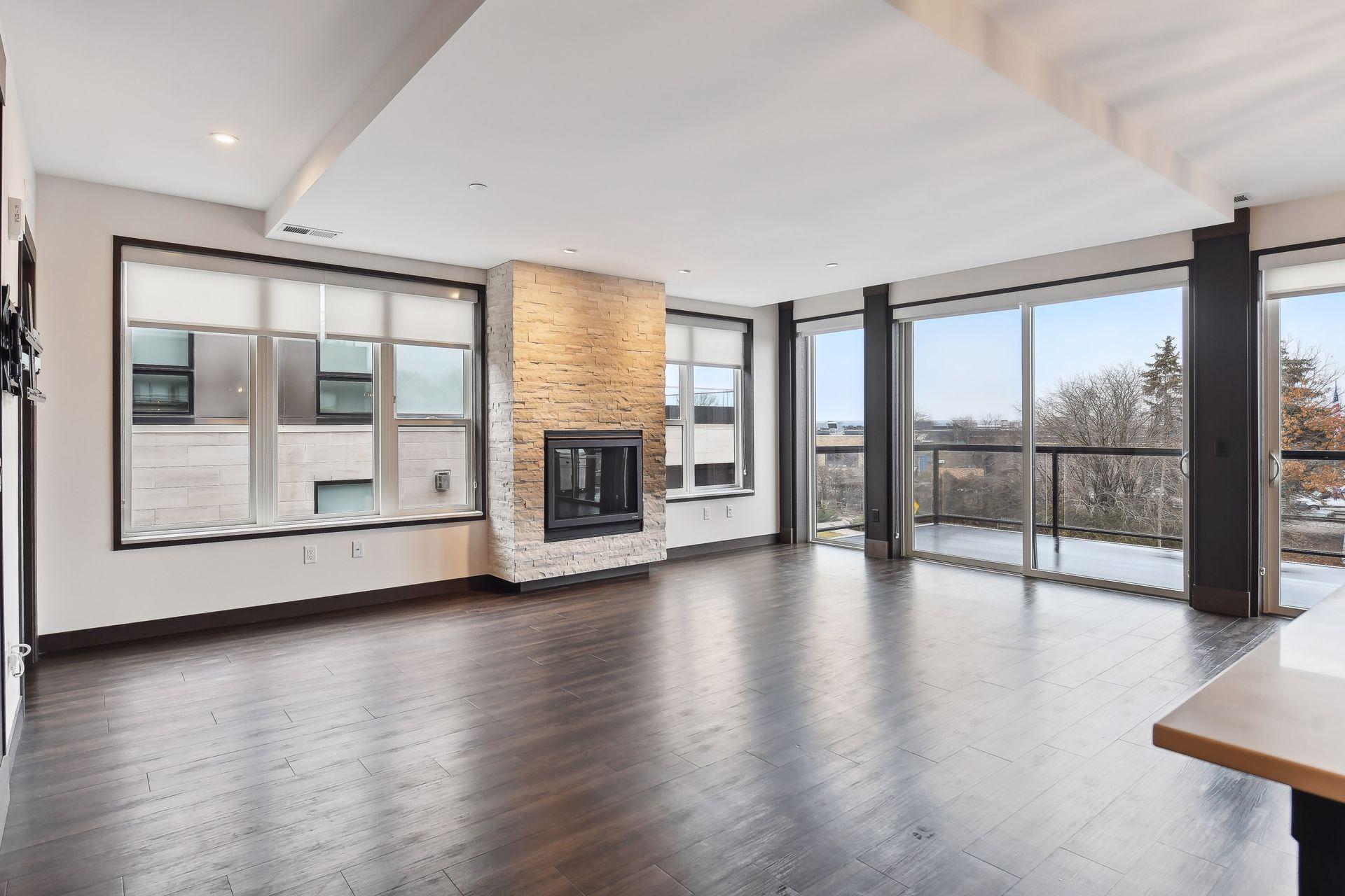 253 Lake Street E Unit: 302